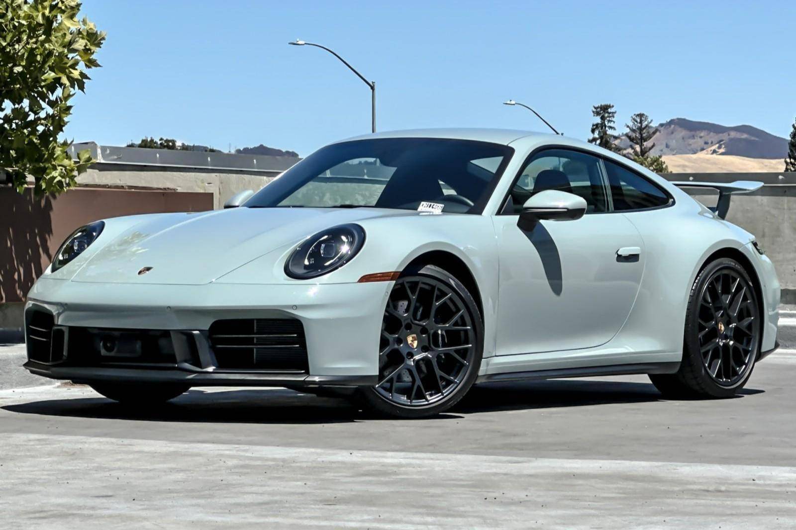 2025 Porsche 992 911