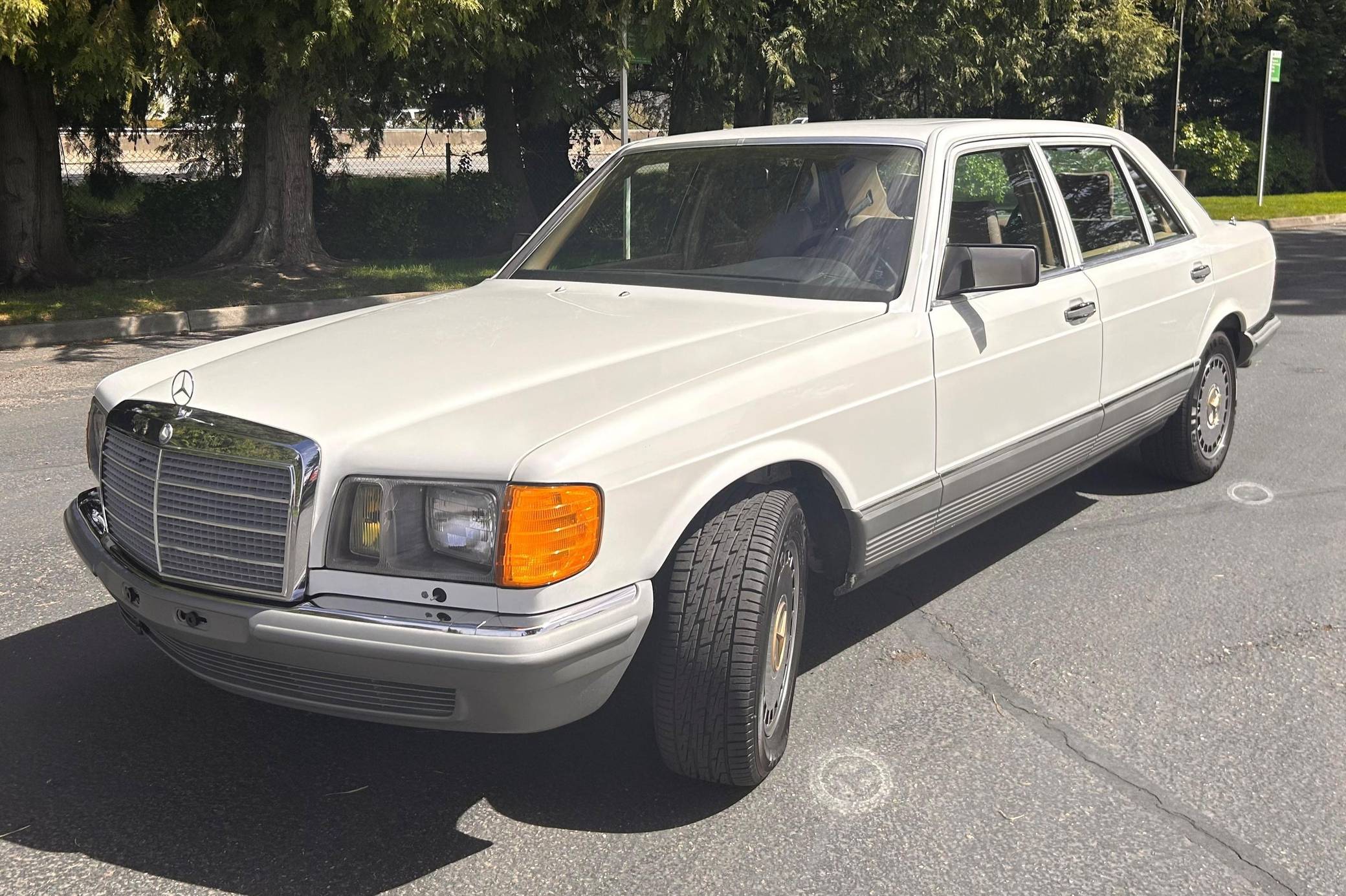 1985 Mercedes-Benz S-Class