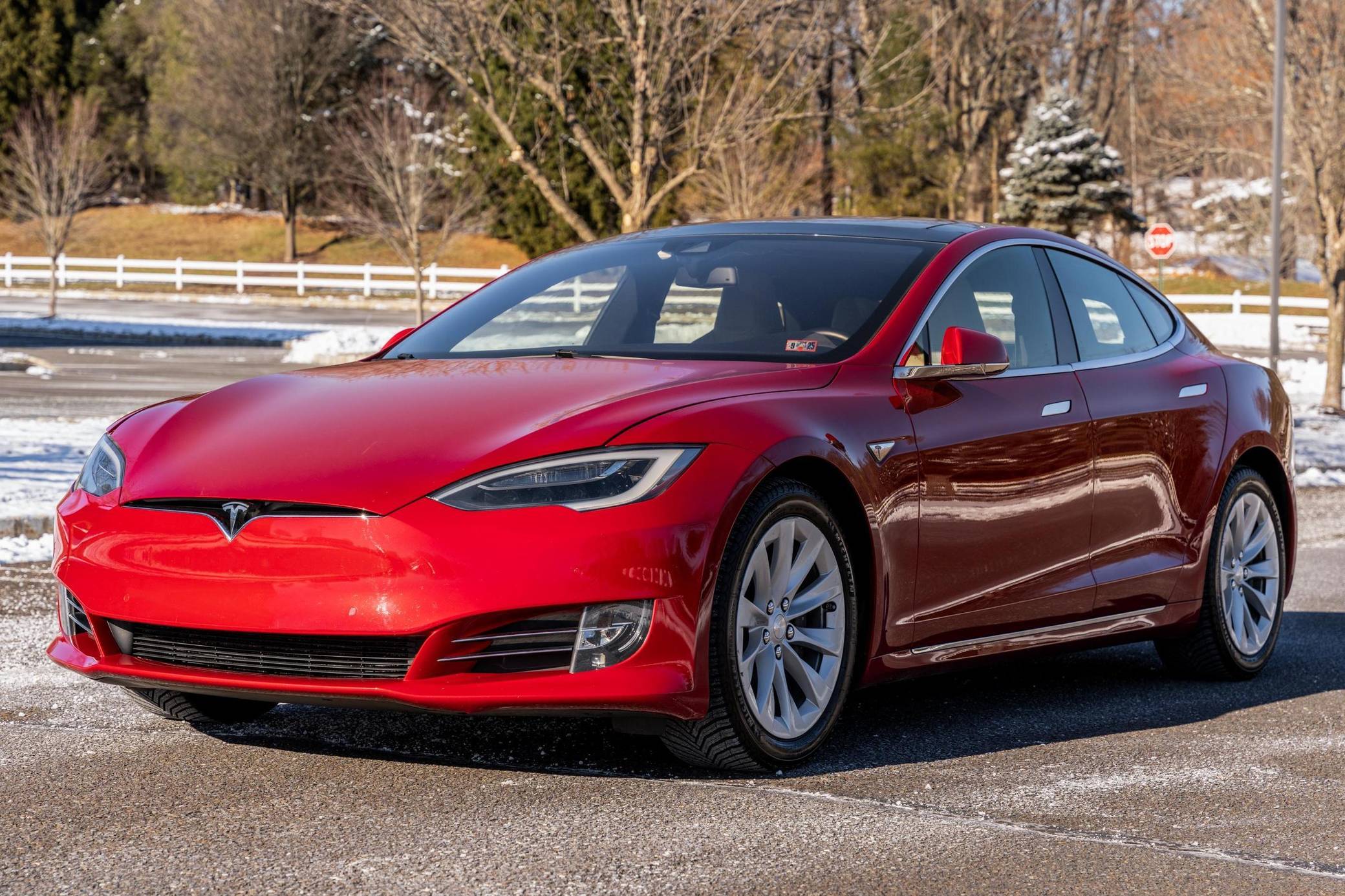 2016 Tesla Model S 90D