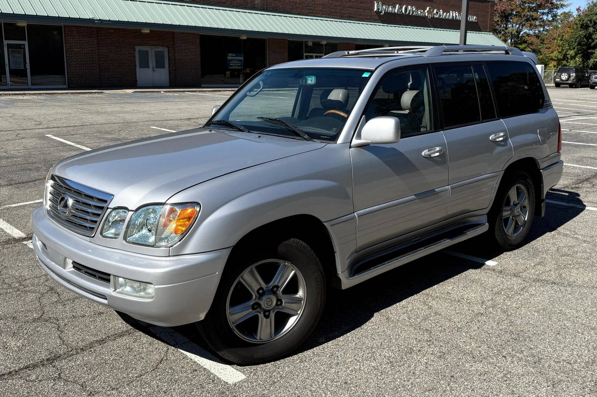 Lexus LX (J100)