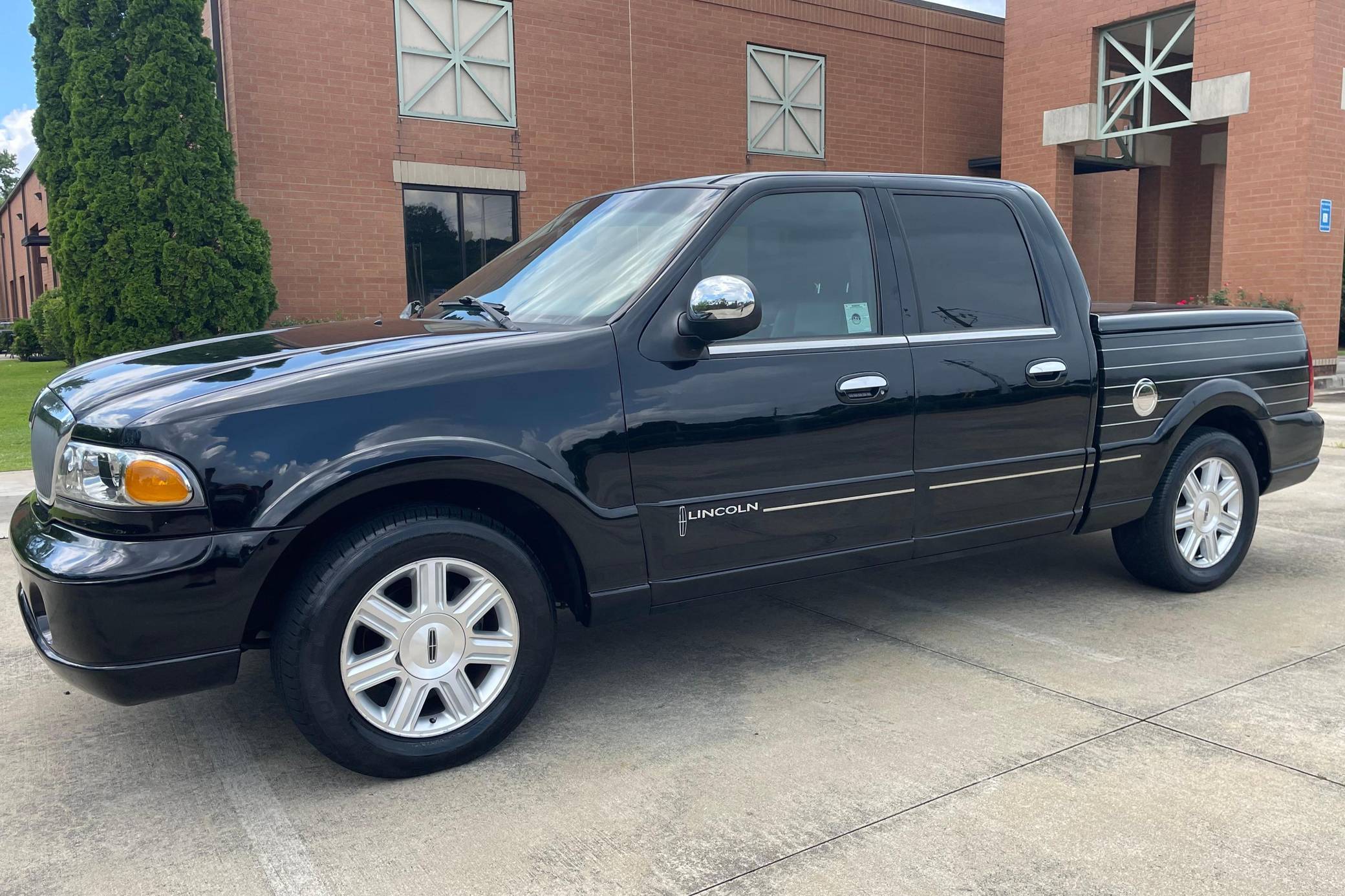 2002 Lincoln Blackwood