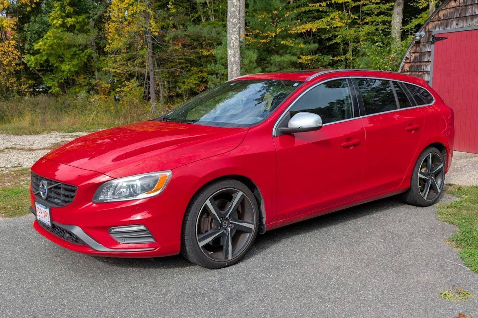 2015 Volvo V60 T6 R-Design