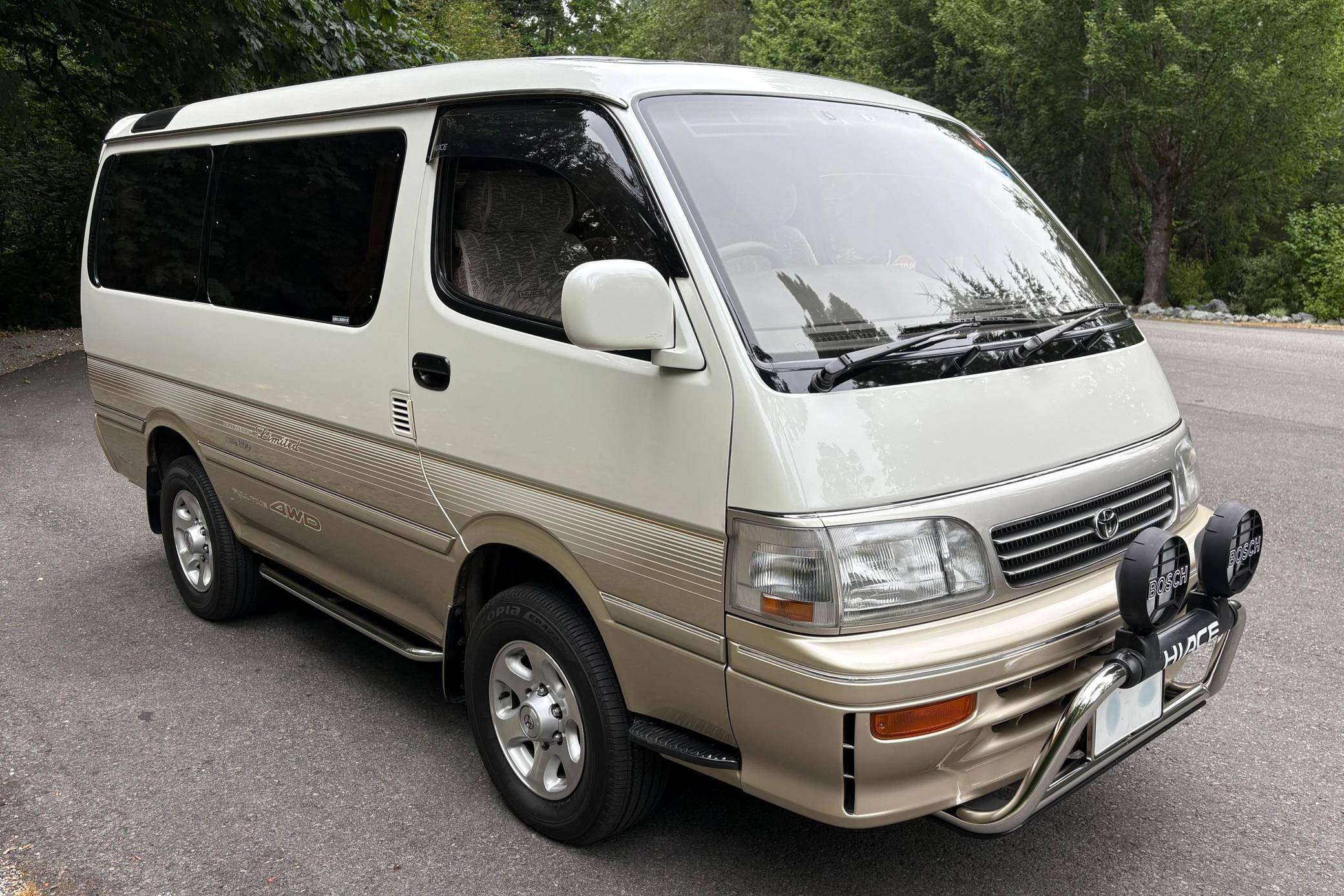すかページ 1994 Toyota HiAce Super Custom Limited 4WD VIN: KZH-1061000511 for