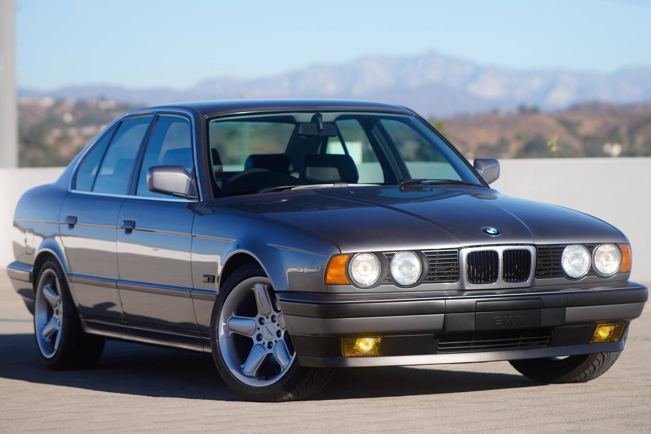 1991 BMW 525i Sedan