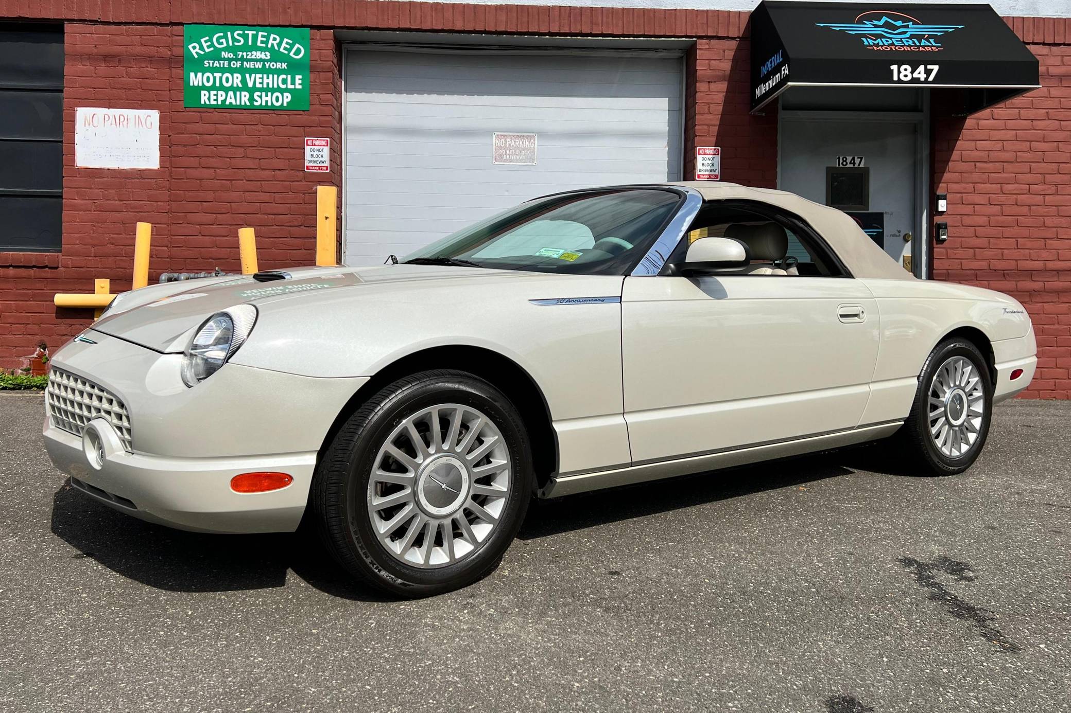 2005 Ford Thunderbird