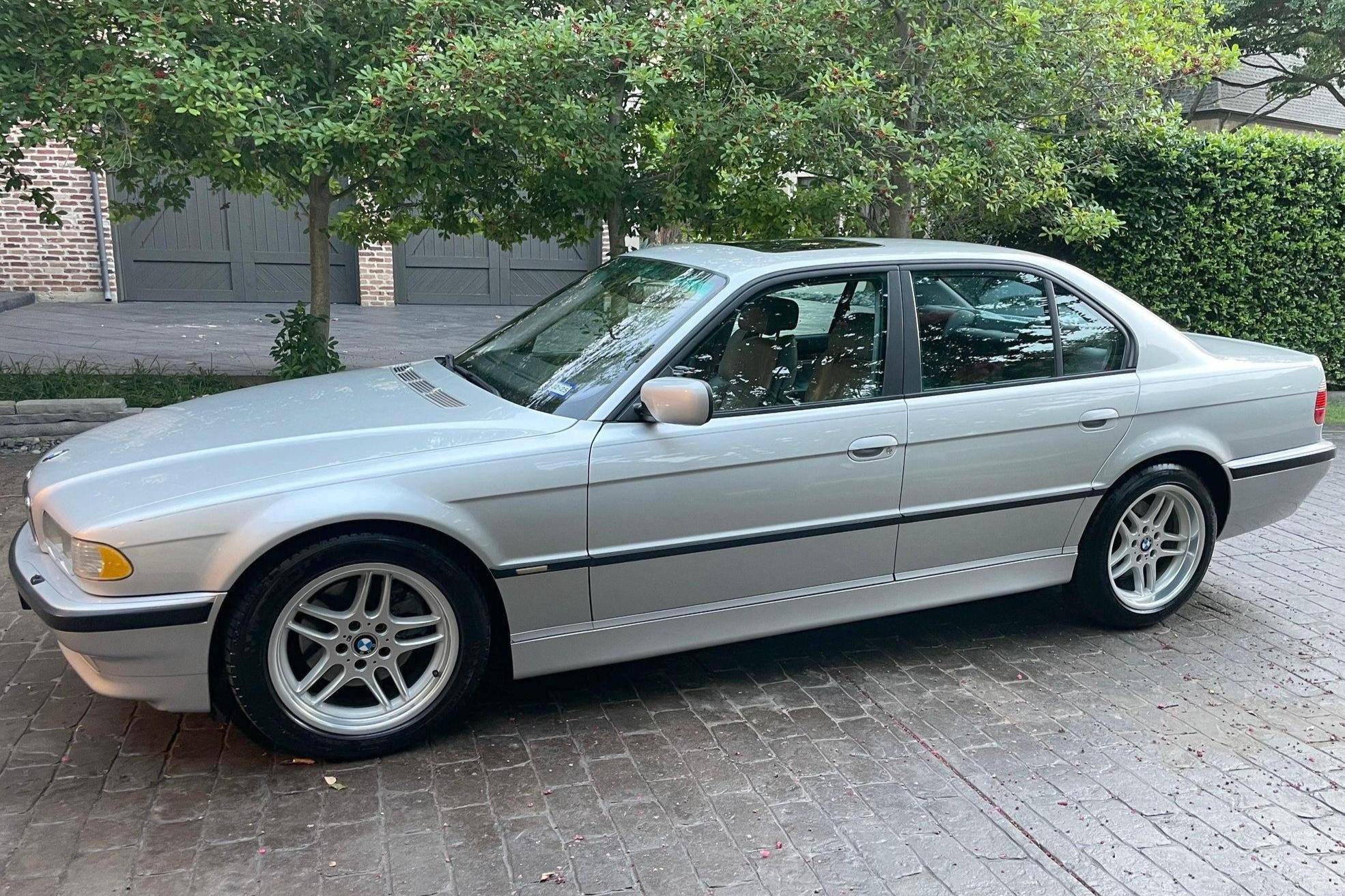 2001 BMW 740i