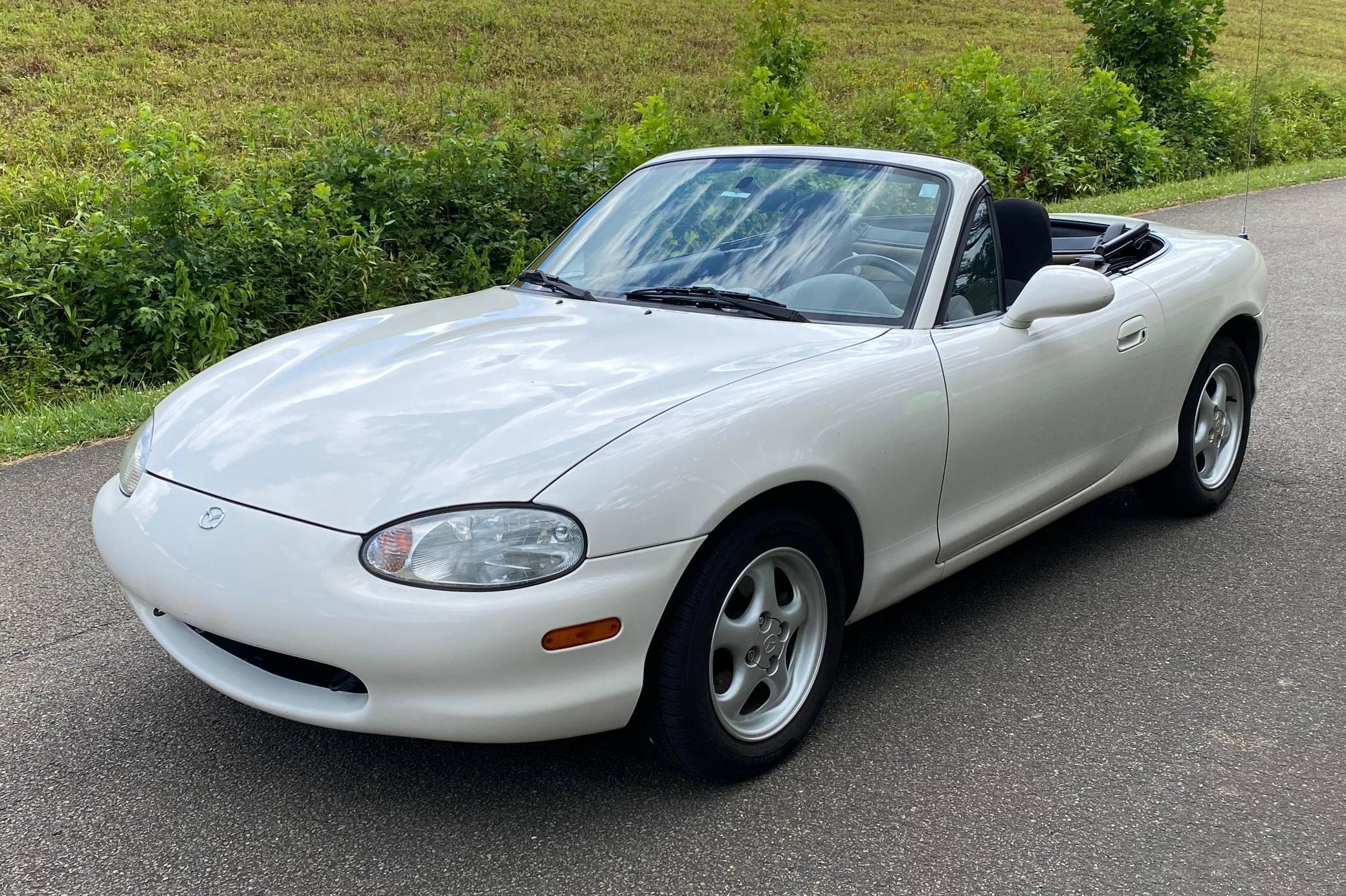 みっぴ 1999 Mazda MX-5 Miata VIN: JM1NB3530X0106575 for Sale - Cars & Bids