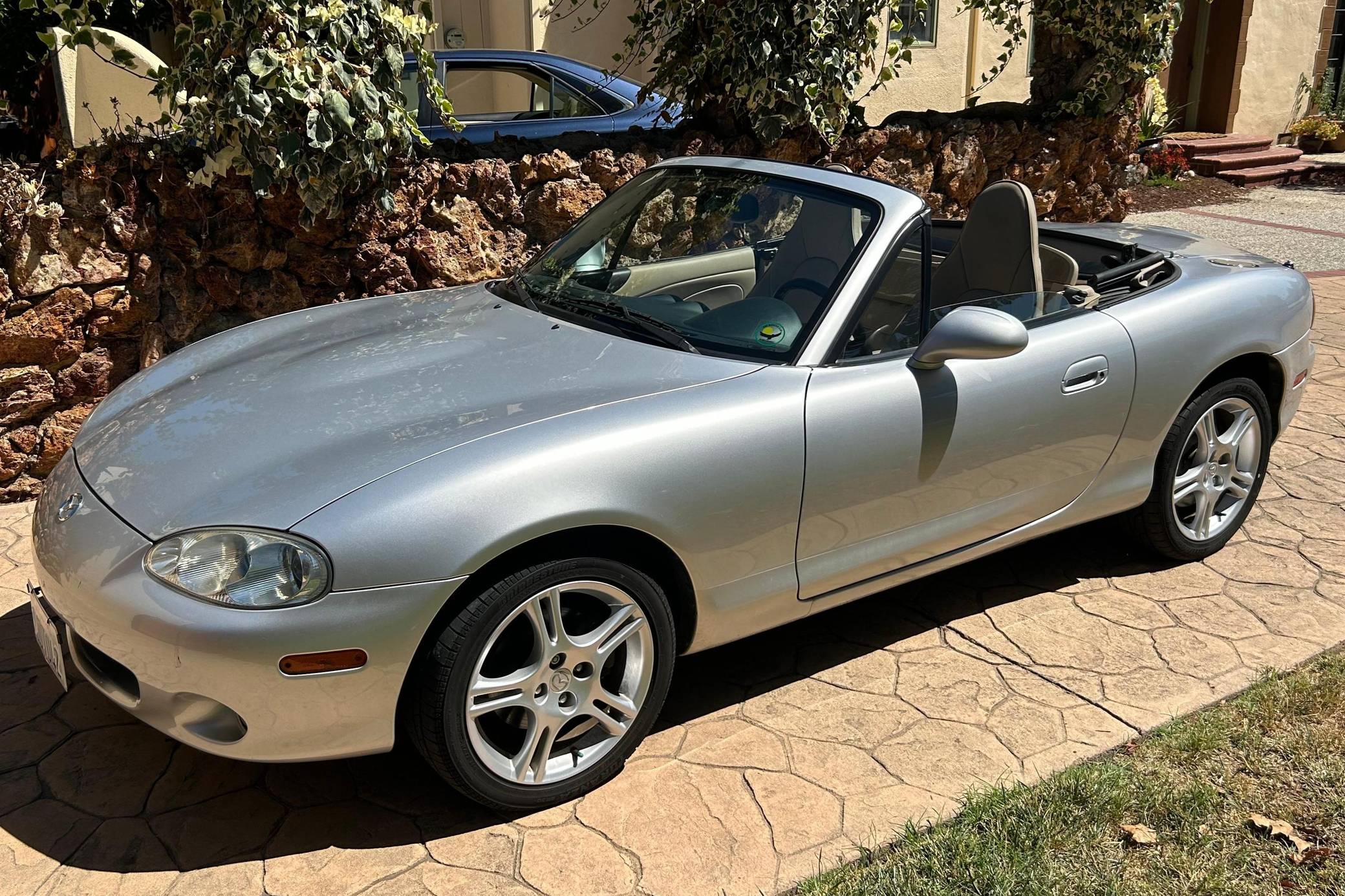 2004 Mazda MX-5 Miata 