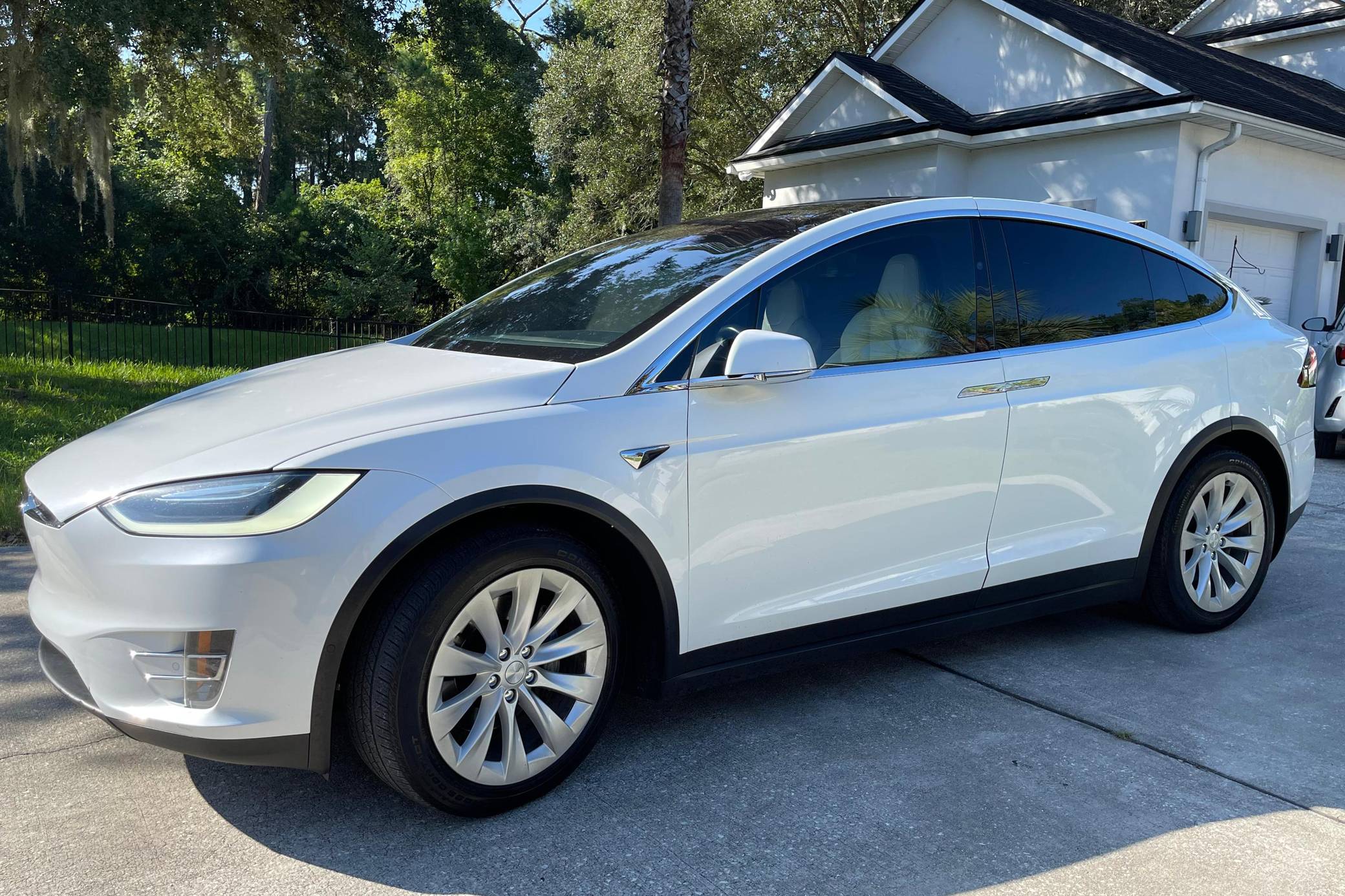 2017 Tesla Model X 75D