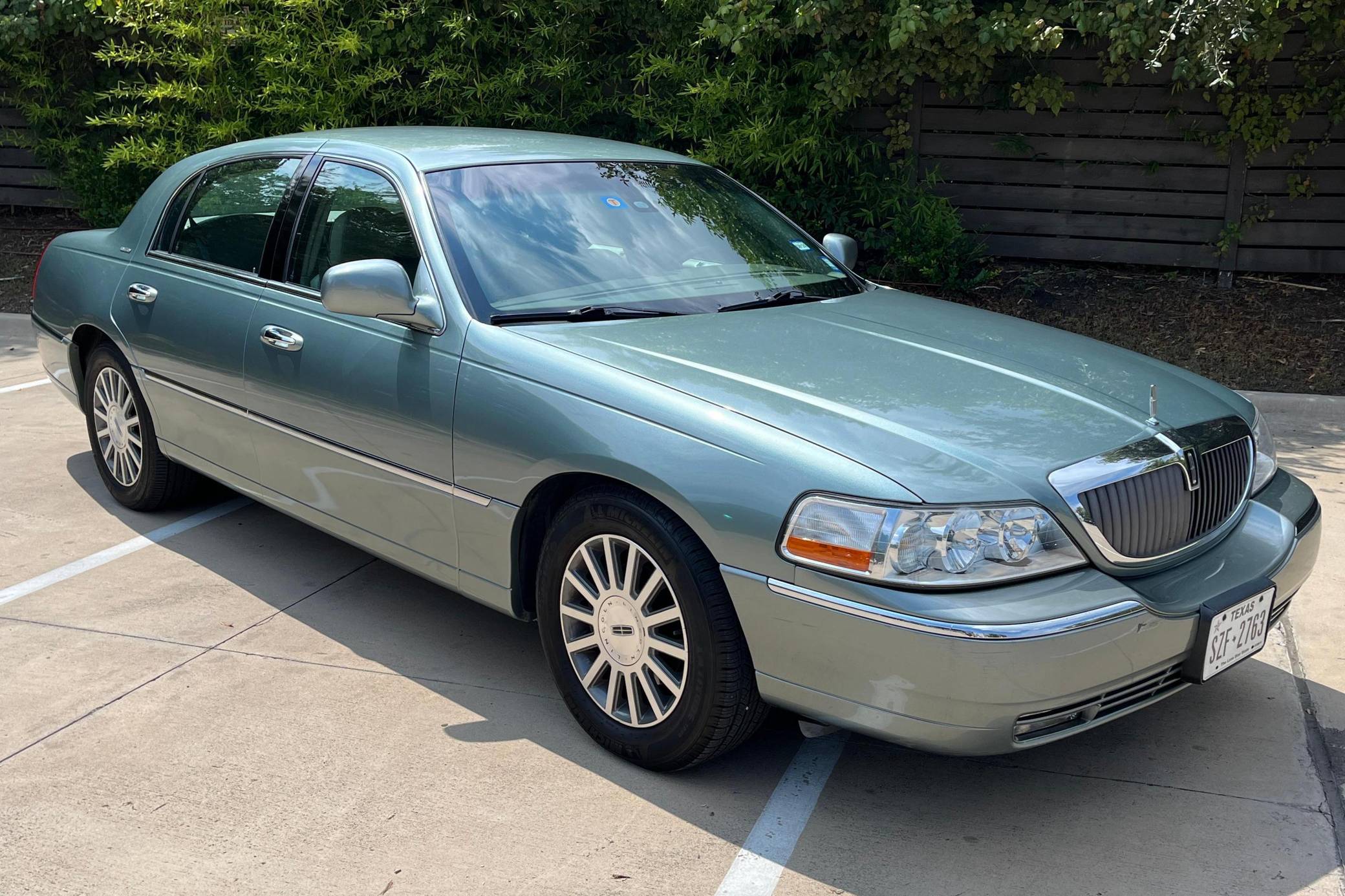 2003 Lincoln Town Car Signature