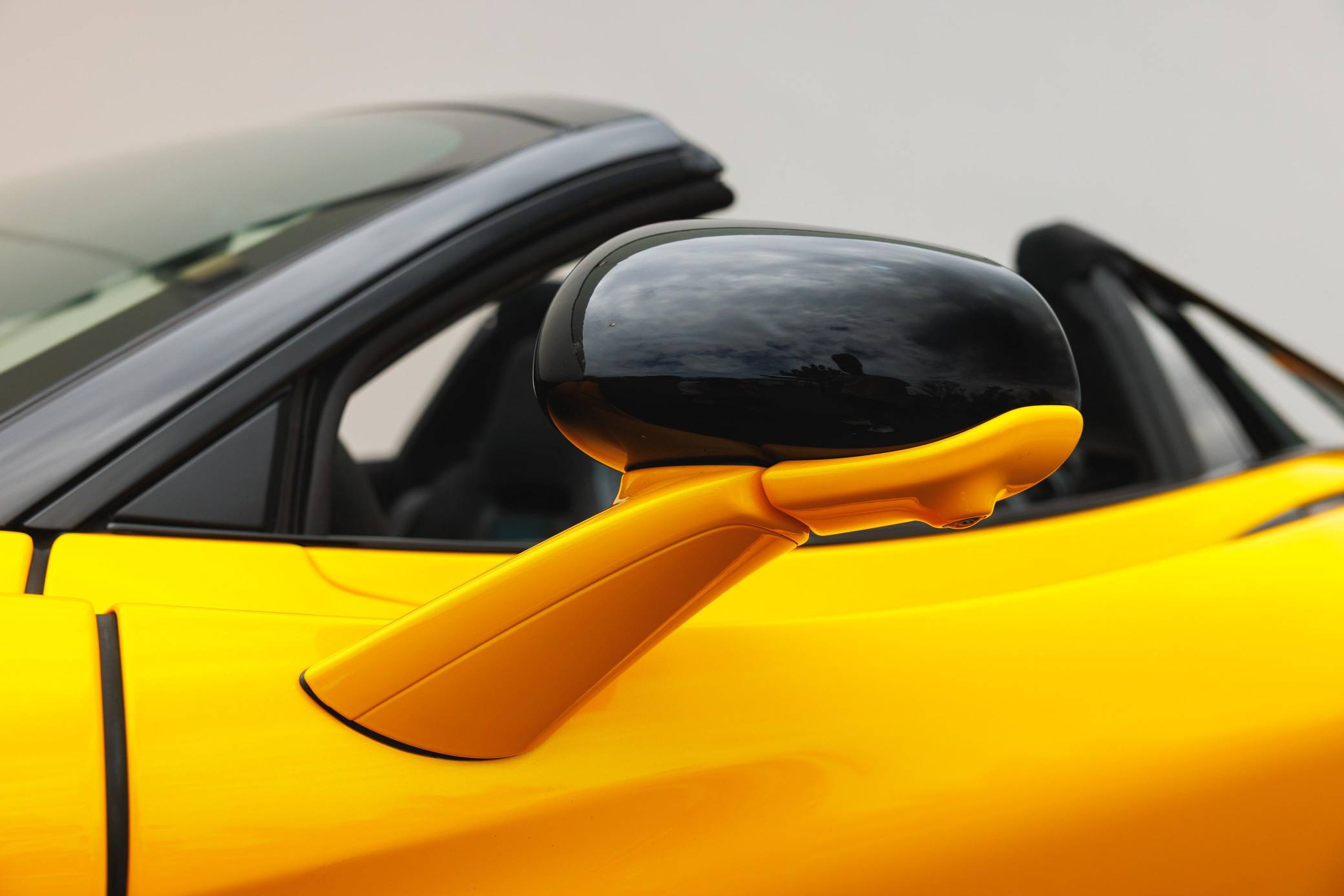 2024 McLaren 750S Spider photo 32