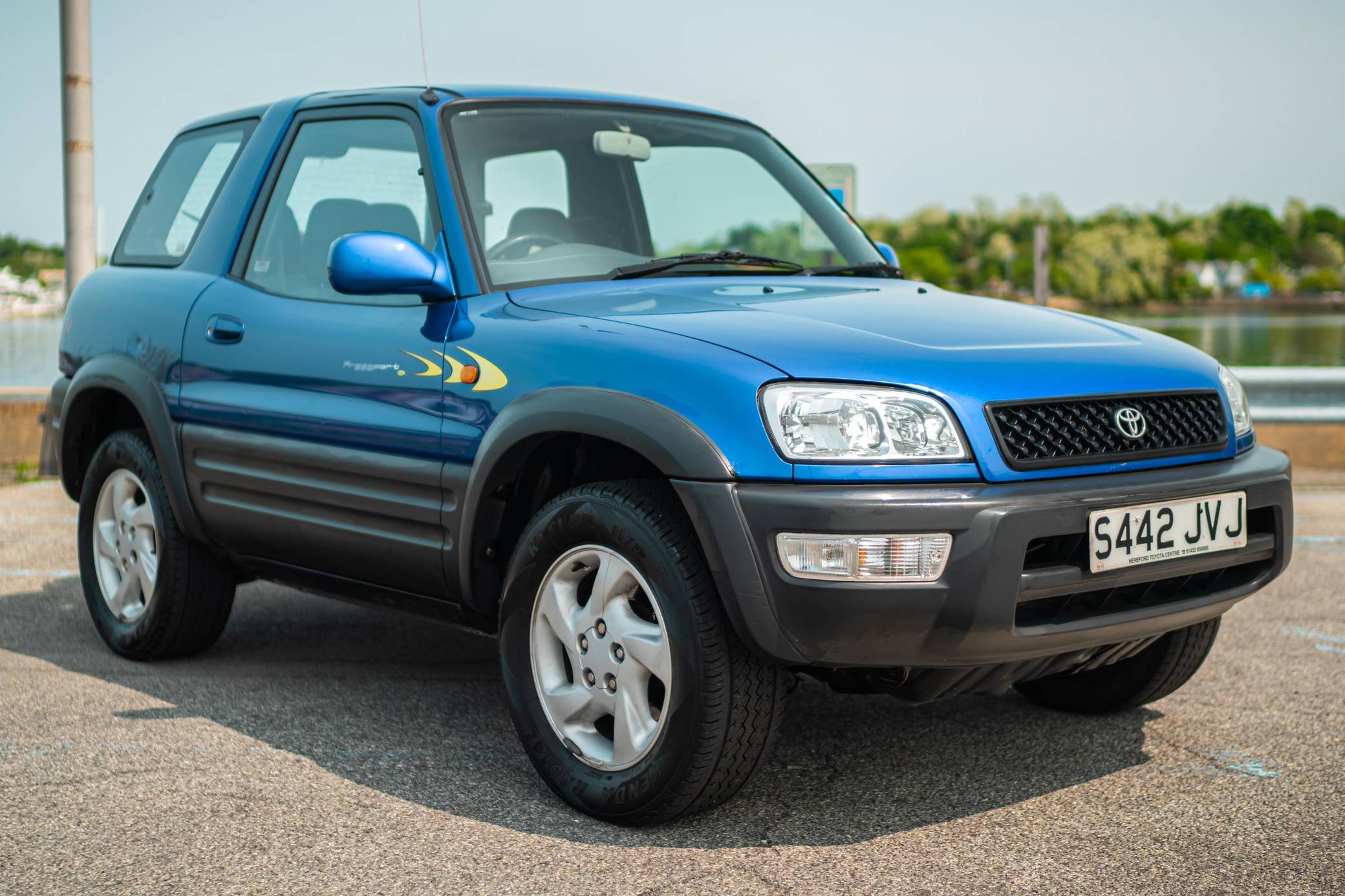 1998 Toyota RAV4 Freesport Edition 4x4