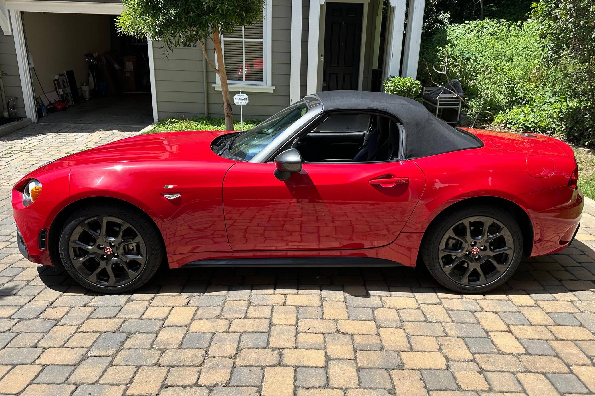 2017 Fiat 124 Spider Abarth