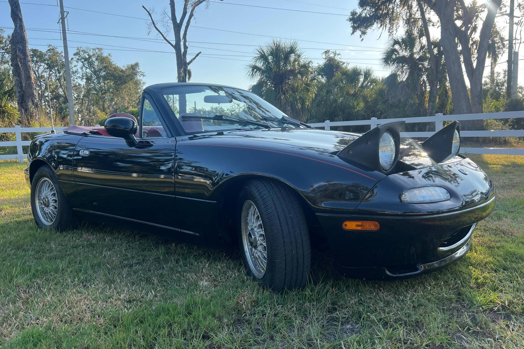 マグナ50 1993 Mazda MX-5 Miata Limited Edition VIN: JM1NA3515P1408150 for