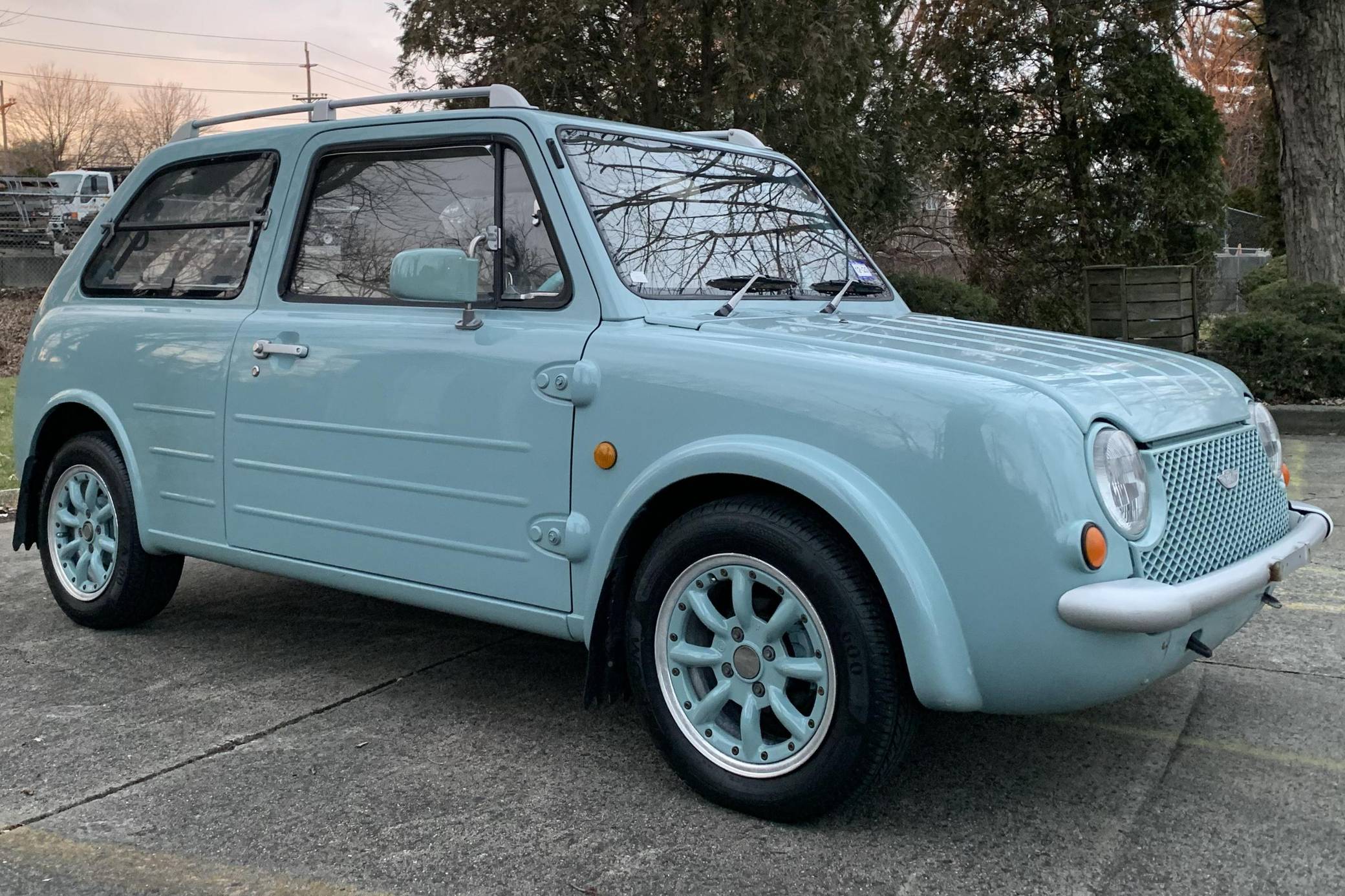 1990 Nissan Pao