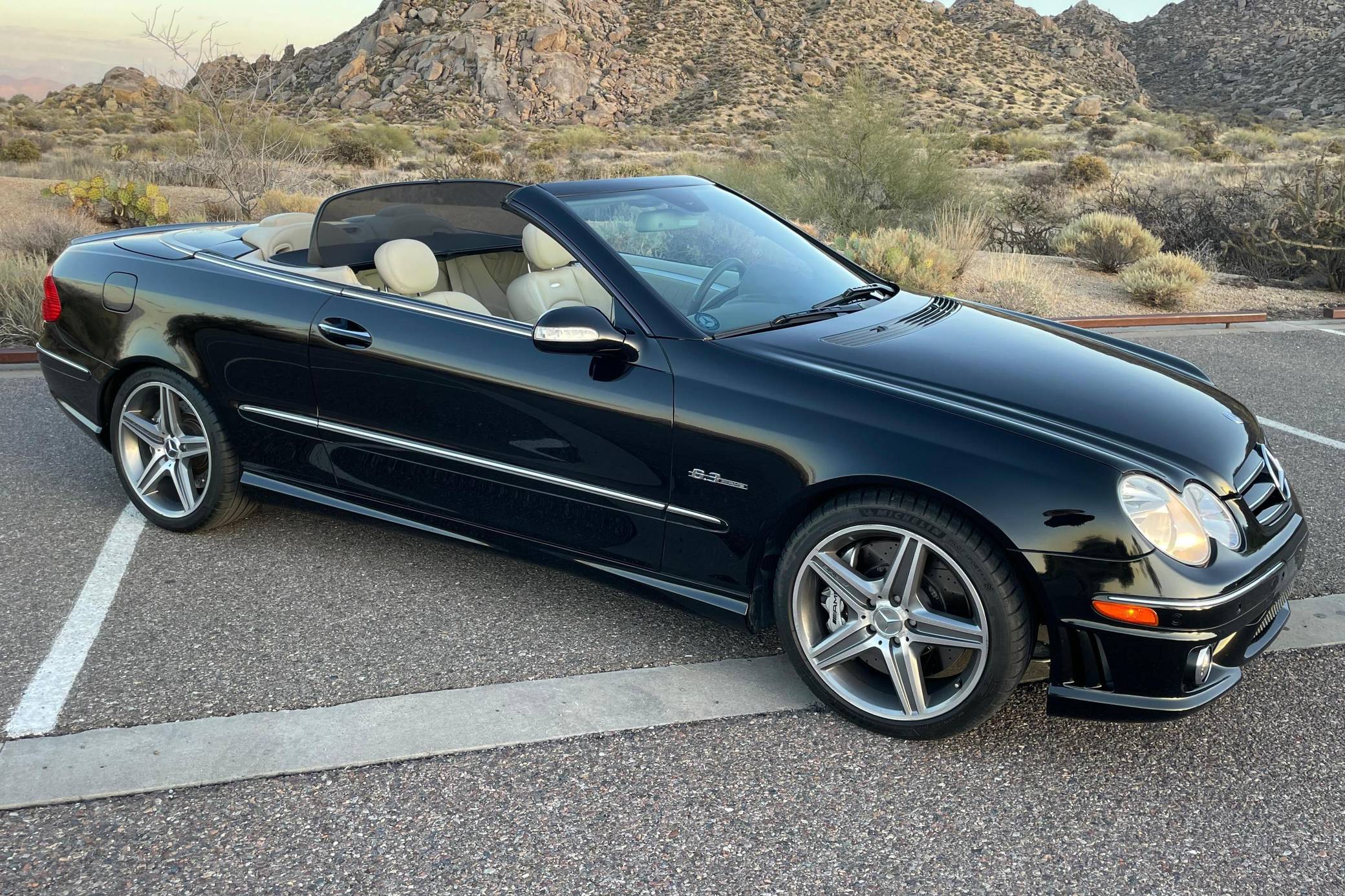 【BEEPBOOP】 CLK 2007 Mercedes-Benz CLK63 AMG Cabriolet VIN: WDBTK77G57T077828 for
