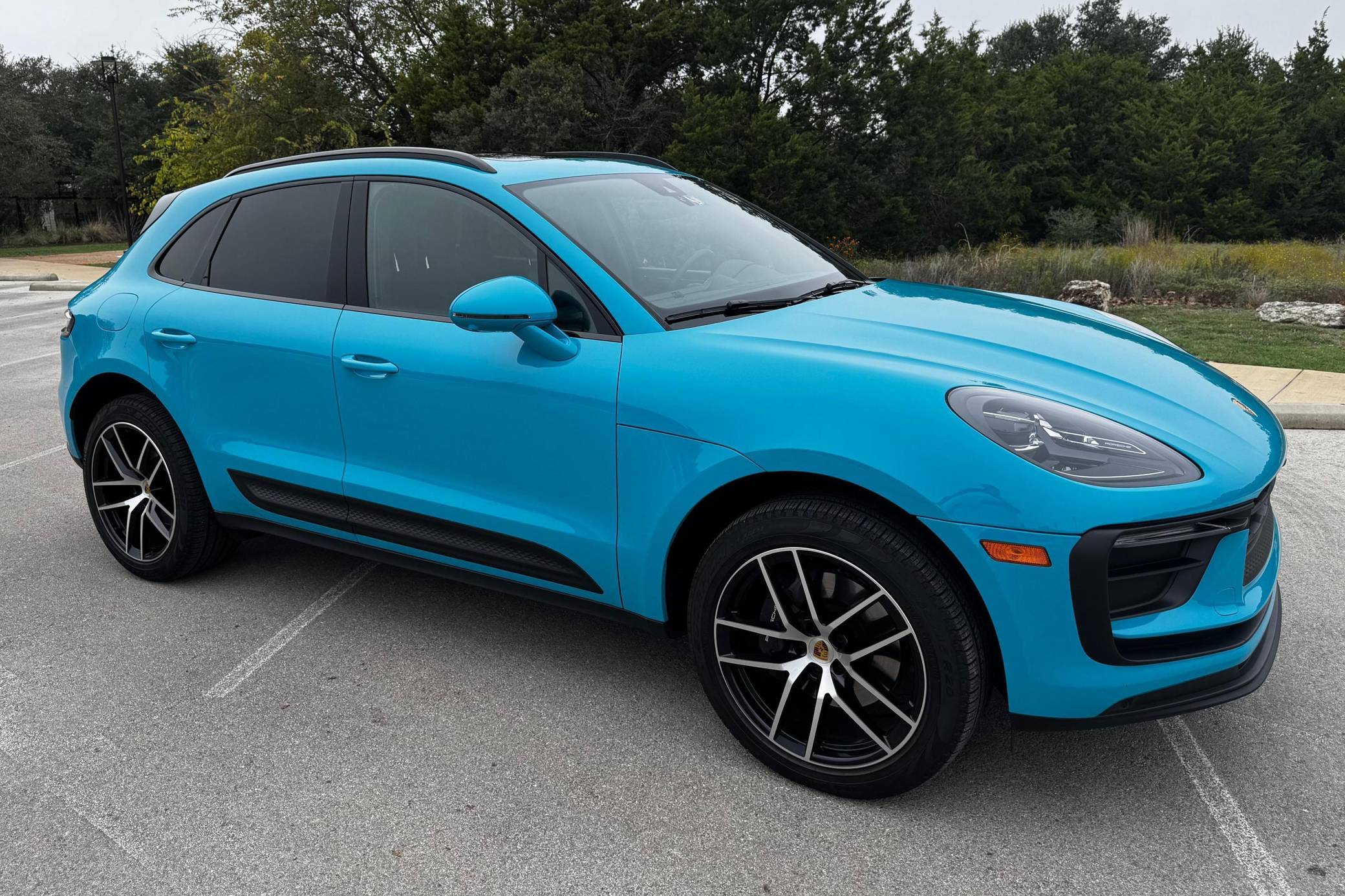 2022 Porsche Macan VIN: WP1AA2A58NLB01945 for Sale - Cars & Bids