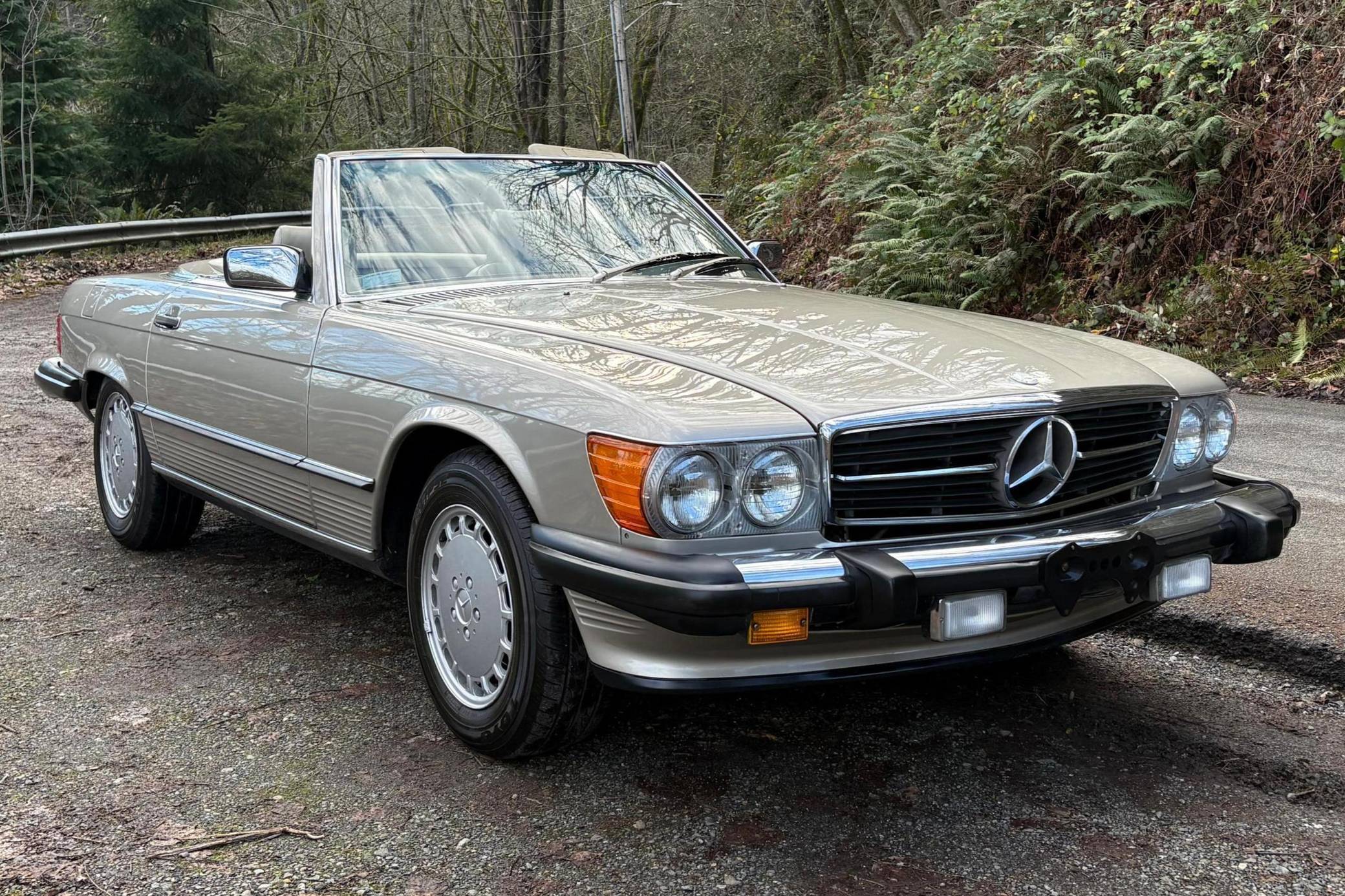 1987 Mercedes-Benz 560SL