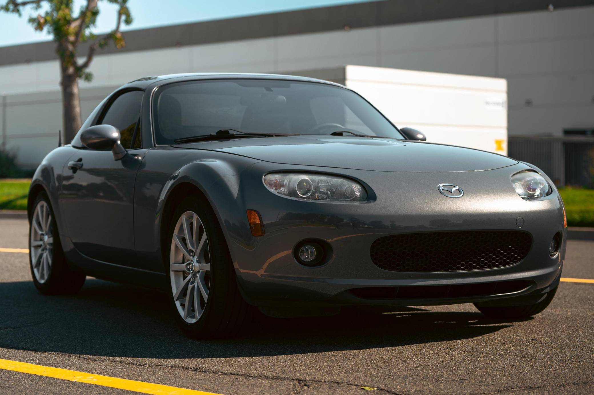 2006 Mazda MX-5 Miata Grand Touring VIN: JM1NC25F460105266 for