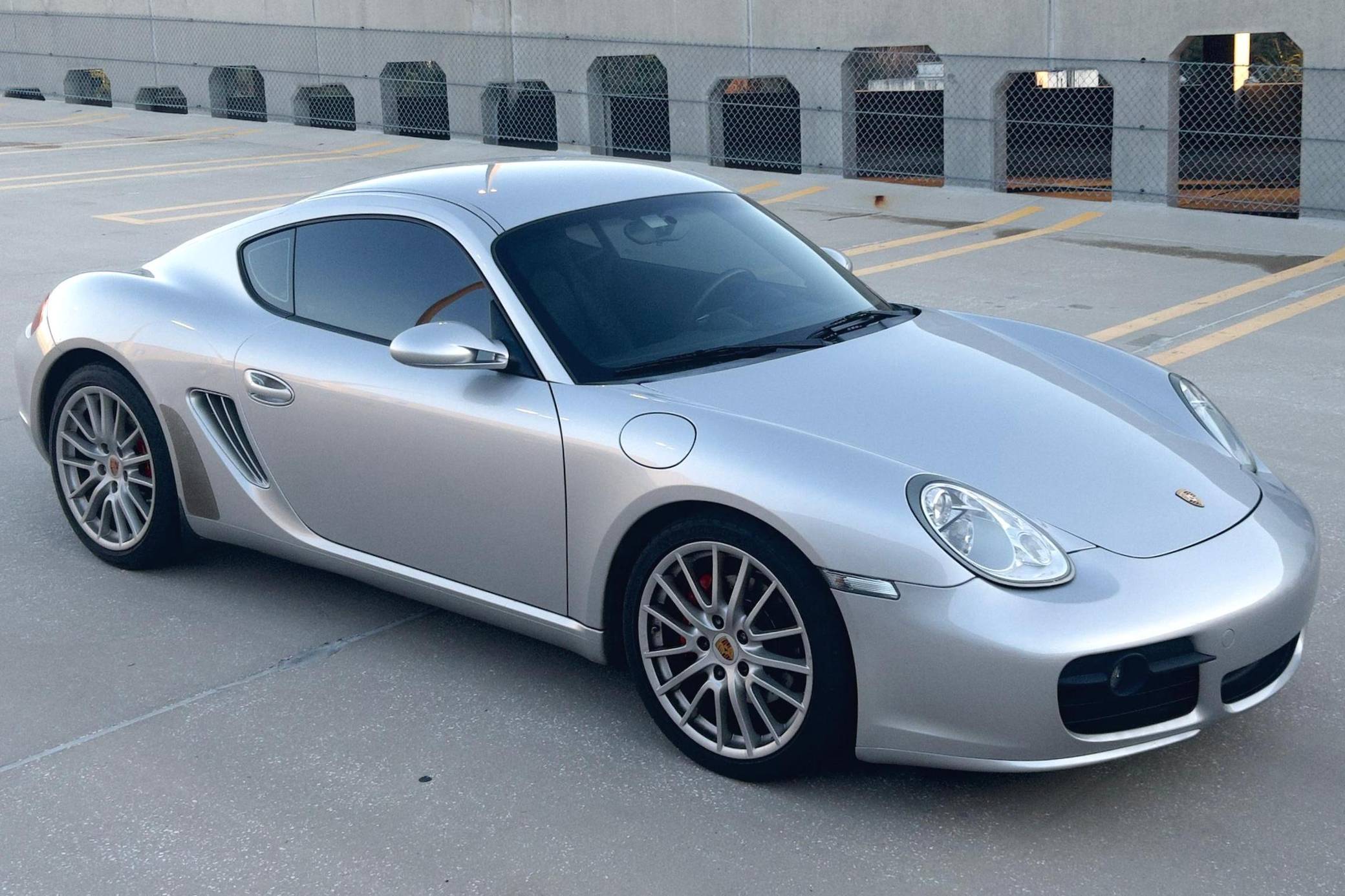 楽天市場】USポルシェ純正 専用設計 PORSCHE ロゴ入 サンシェード 吸盤不要 折りたたみ式 ケース付 718 ケイマン CAYMAN 982C  カバークラフト : カリフォルニアカスタム楽天市場店
