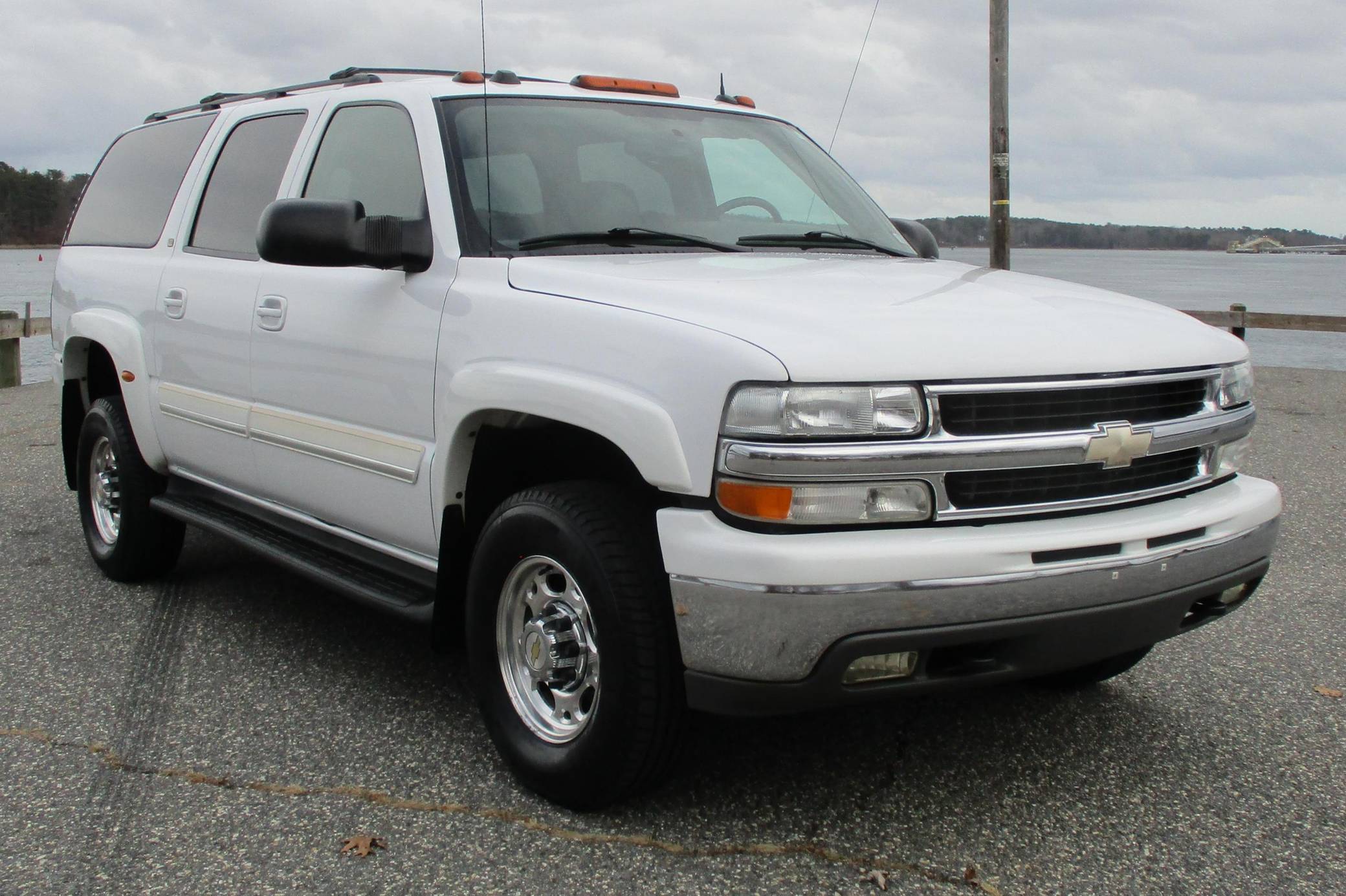 2004 Chevrolet Suburban 2500 LT 4x4 VIN: 1GNGK26U94R236461 for