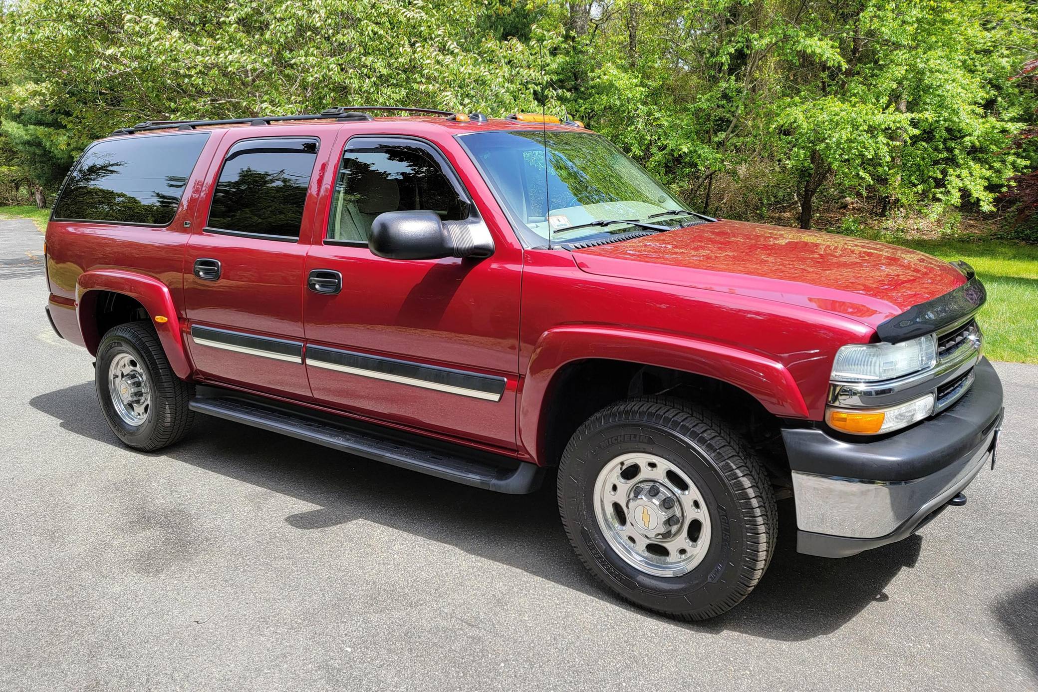 2005 Chevrolet Suburban 2500 LS 4x4 auction Cars Bids