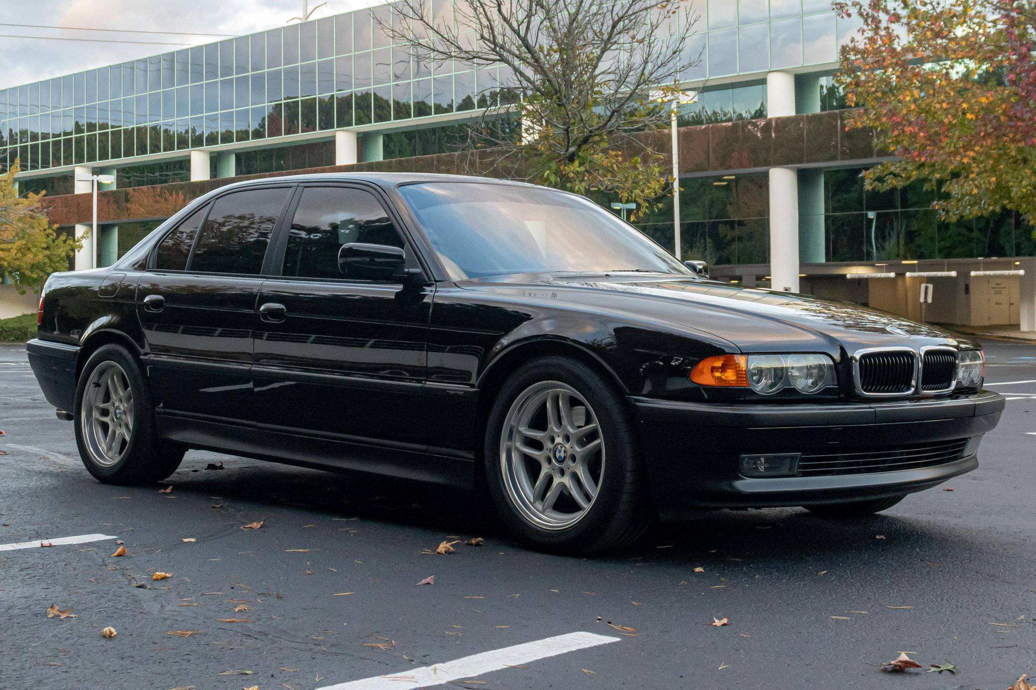 2000 BMW 740i