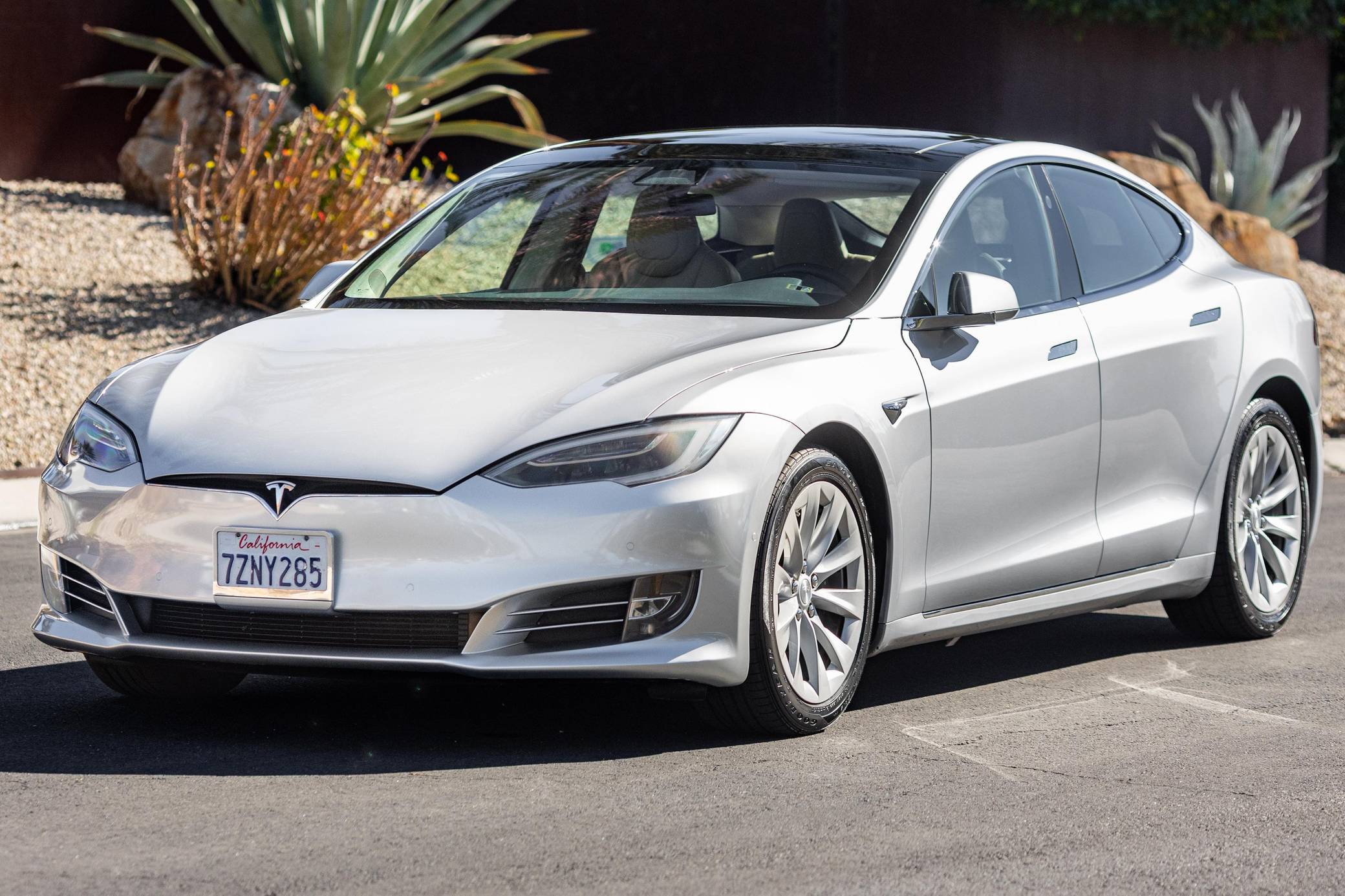 2017 Tesla Model S 75D VIN: 5YJSA1E23HF205332 for Sale - Cars & Bids