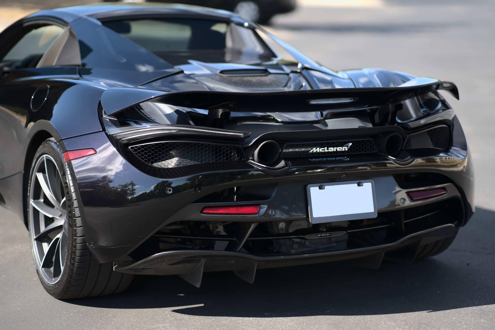 2019 McLaren 720S Spider Luxury photo 23