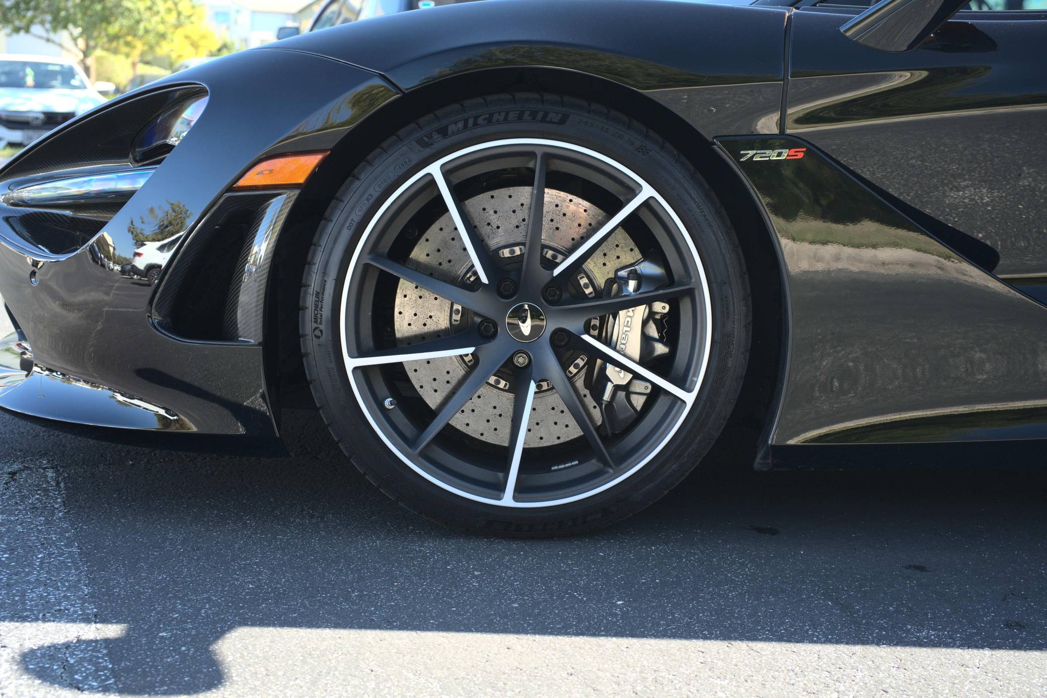 2019 McLaren 720S Spider Luxury photo 31