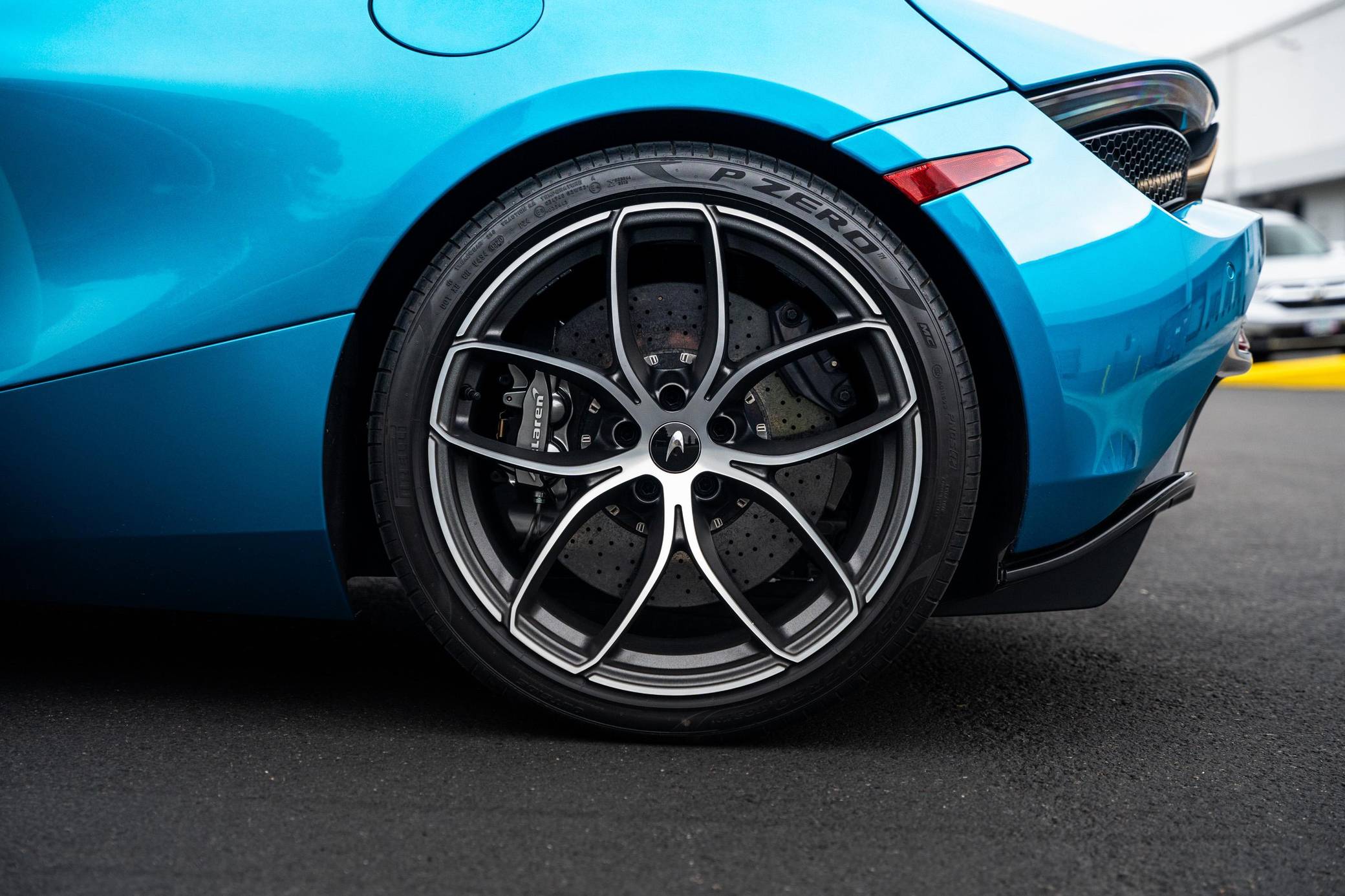 2020 McLaren 720S Spider Performance photo 43