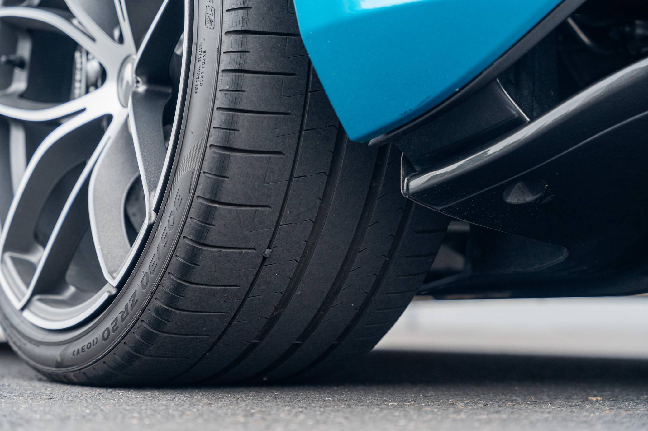 2020 McLaren 720S Spider Performance photo 48