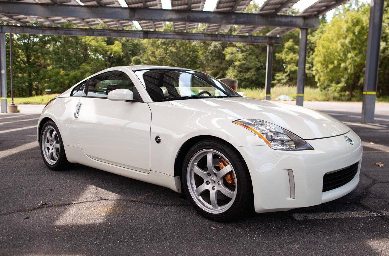 JN1AZ34E63T016825