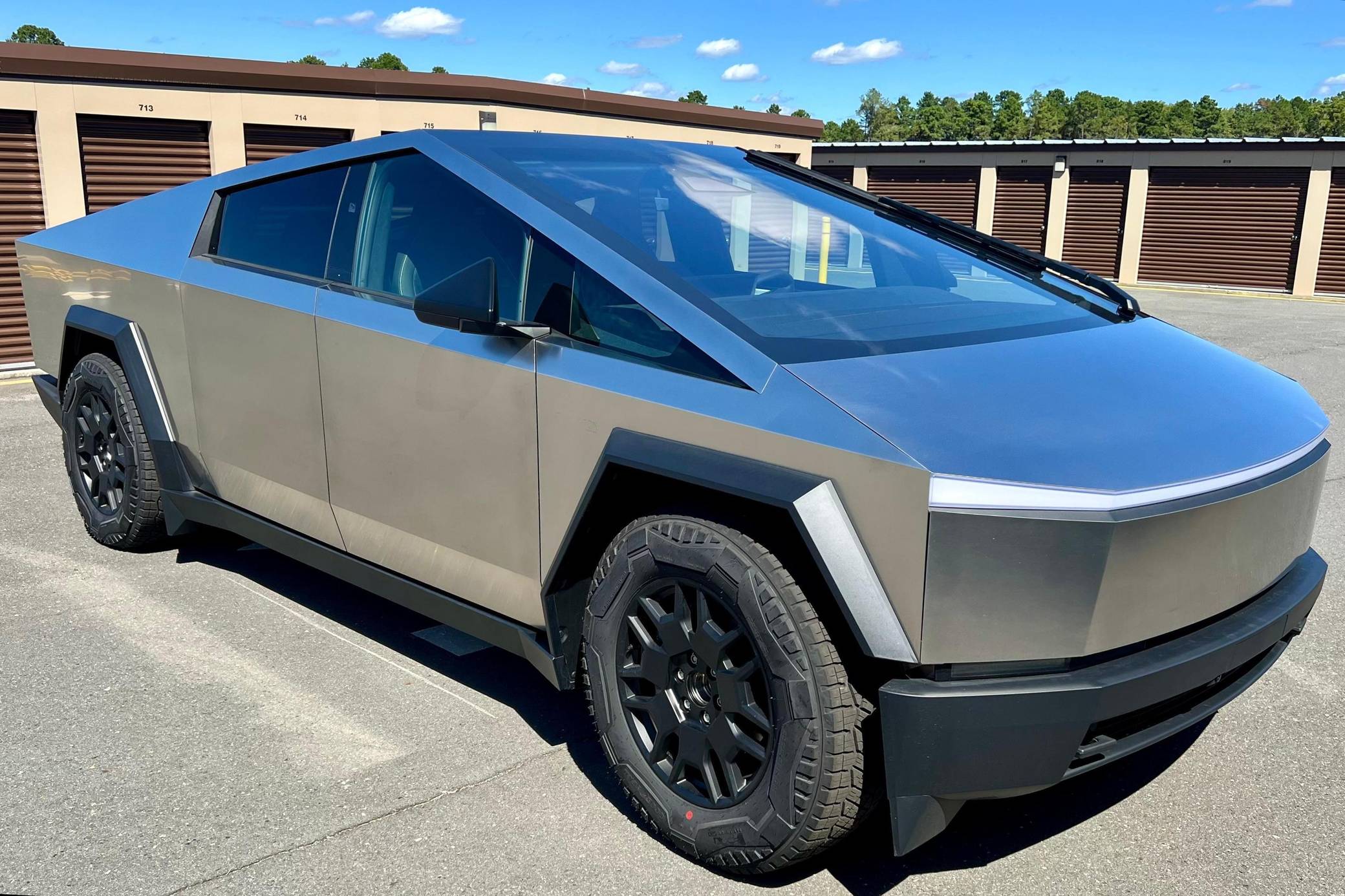 2024 Tesla Cybertruck Cyberbeast