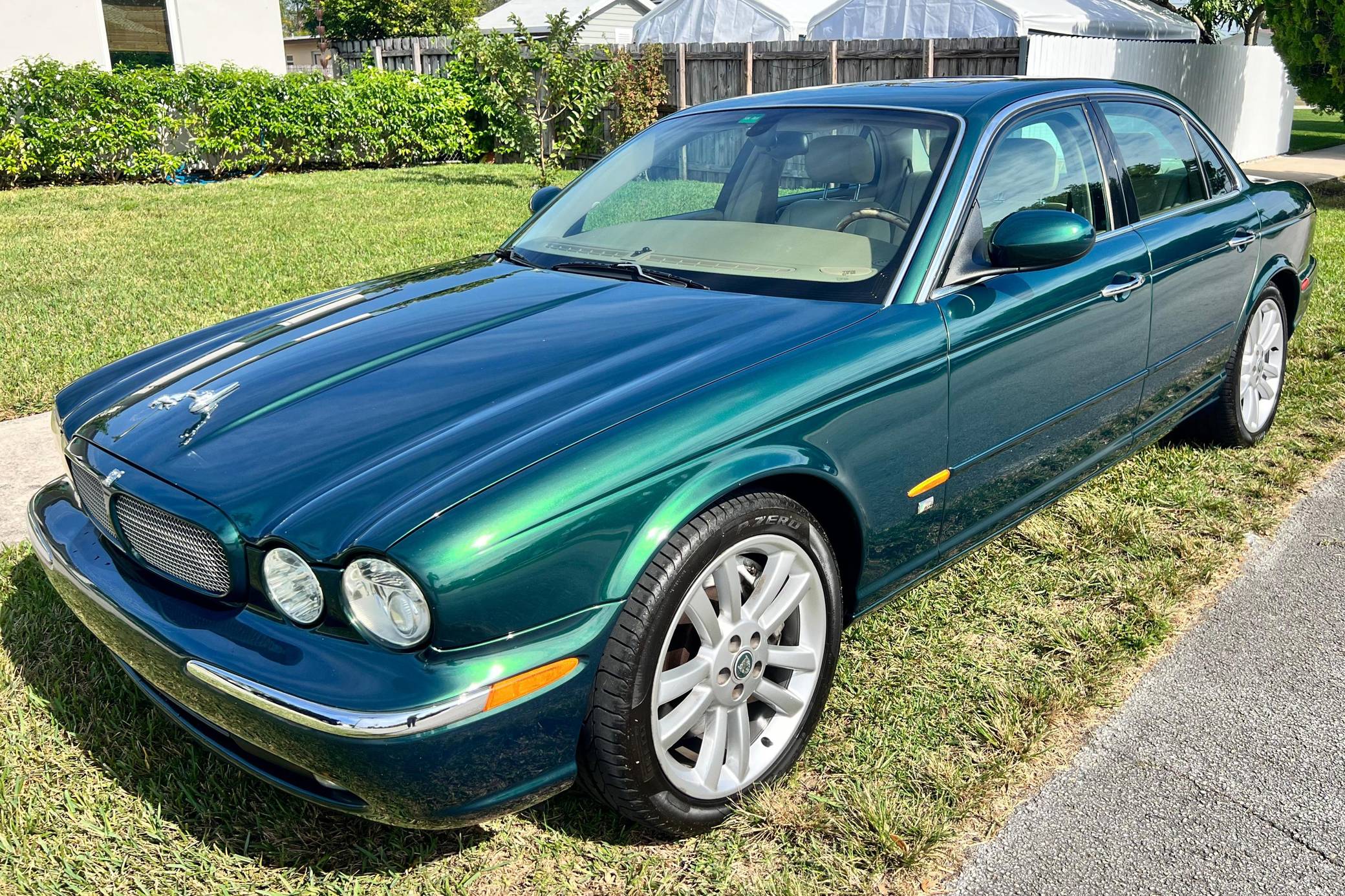 2004 Jaguar XJR