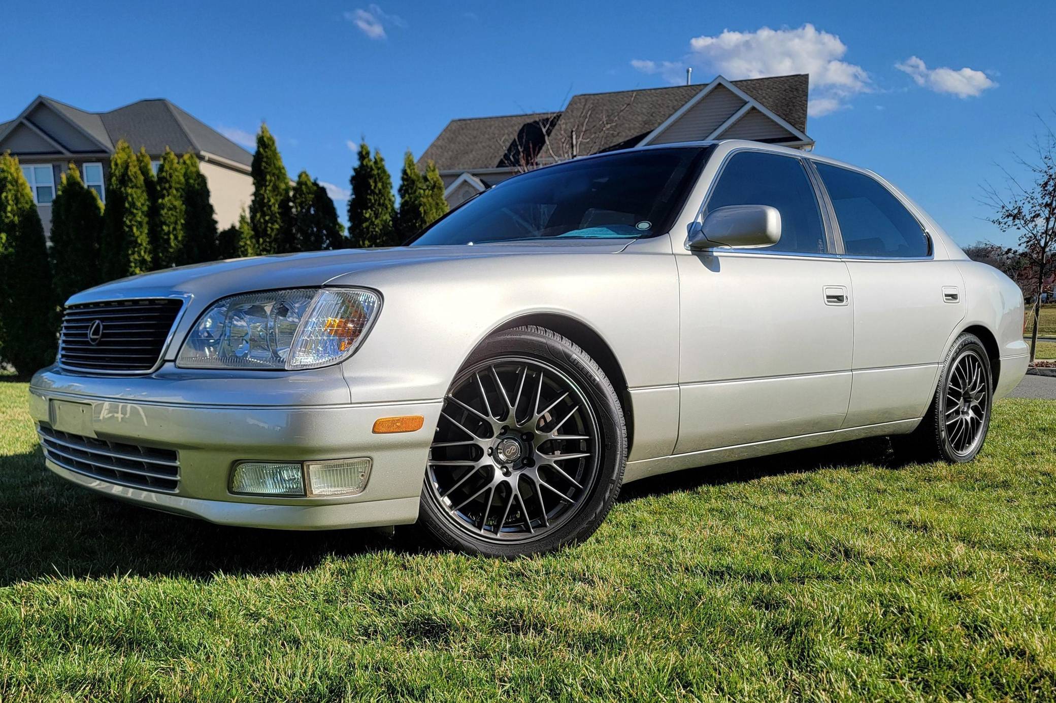 2000 Lexus LS 400