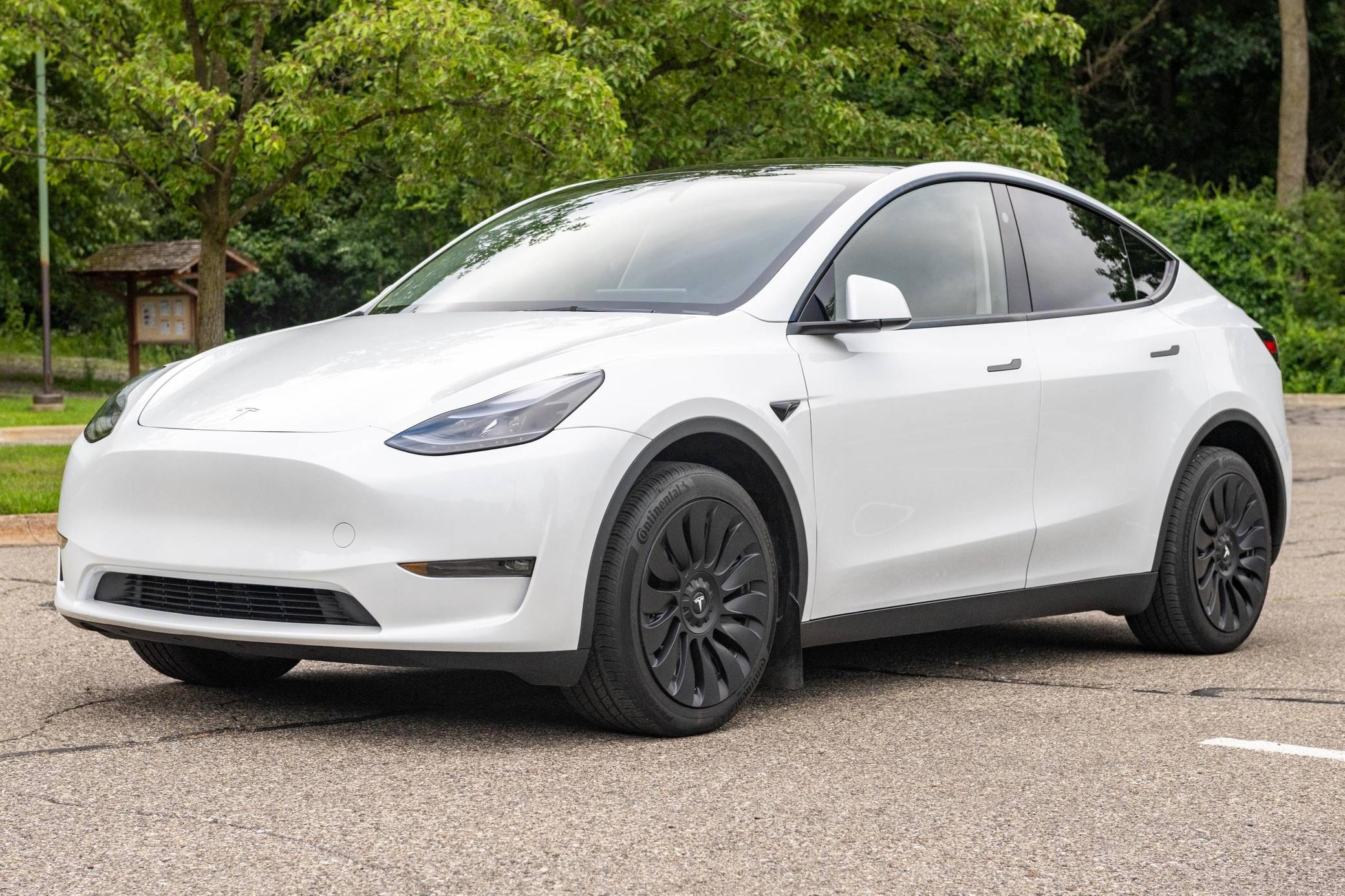 2023 Tesla Model Y Long Range AWD