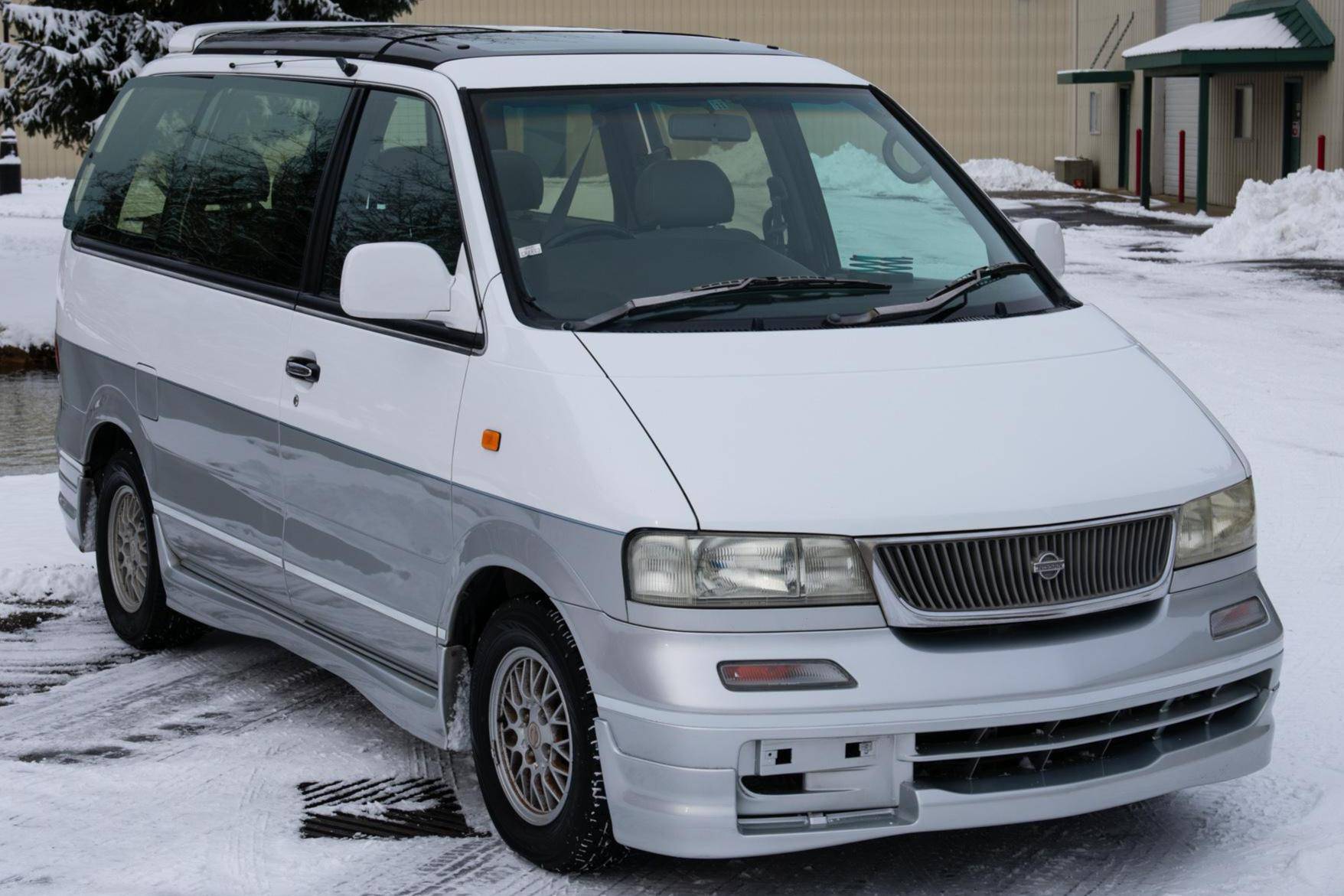 Nissan best sale largo van