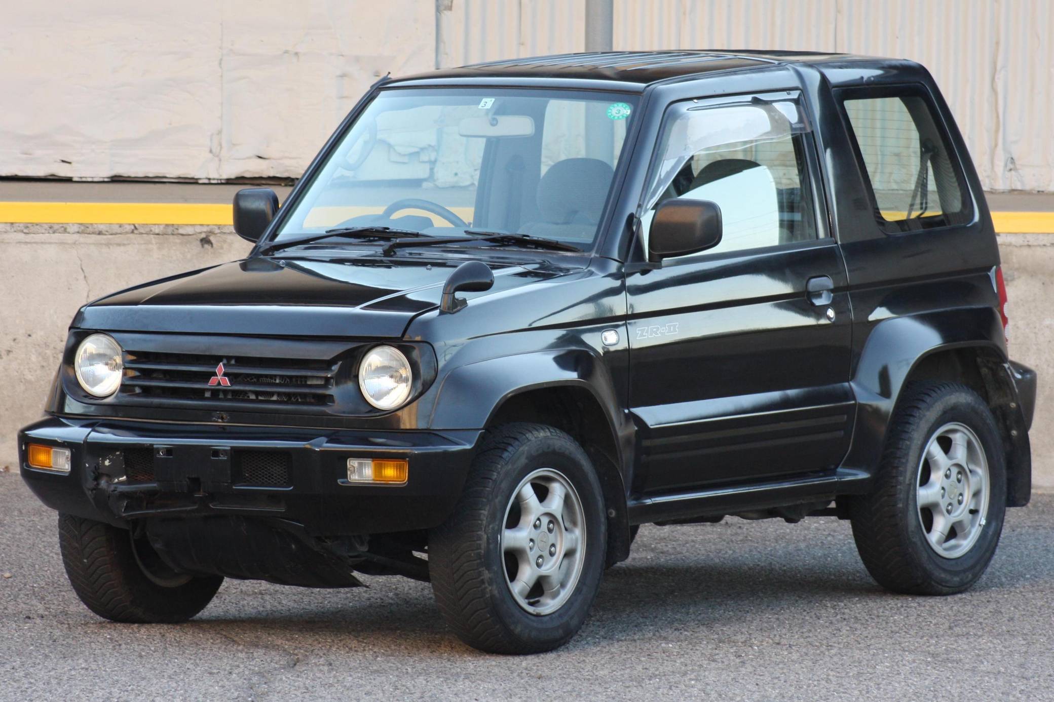 1996 Mitsubishi Pajero Junior ZR-II 4x4