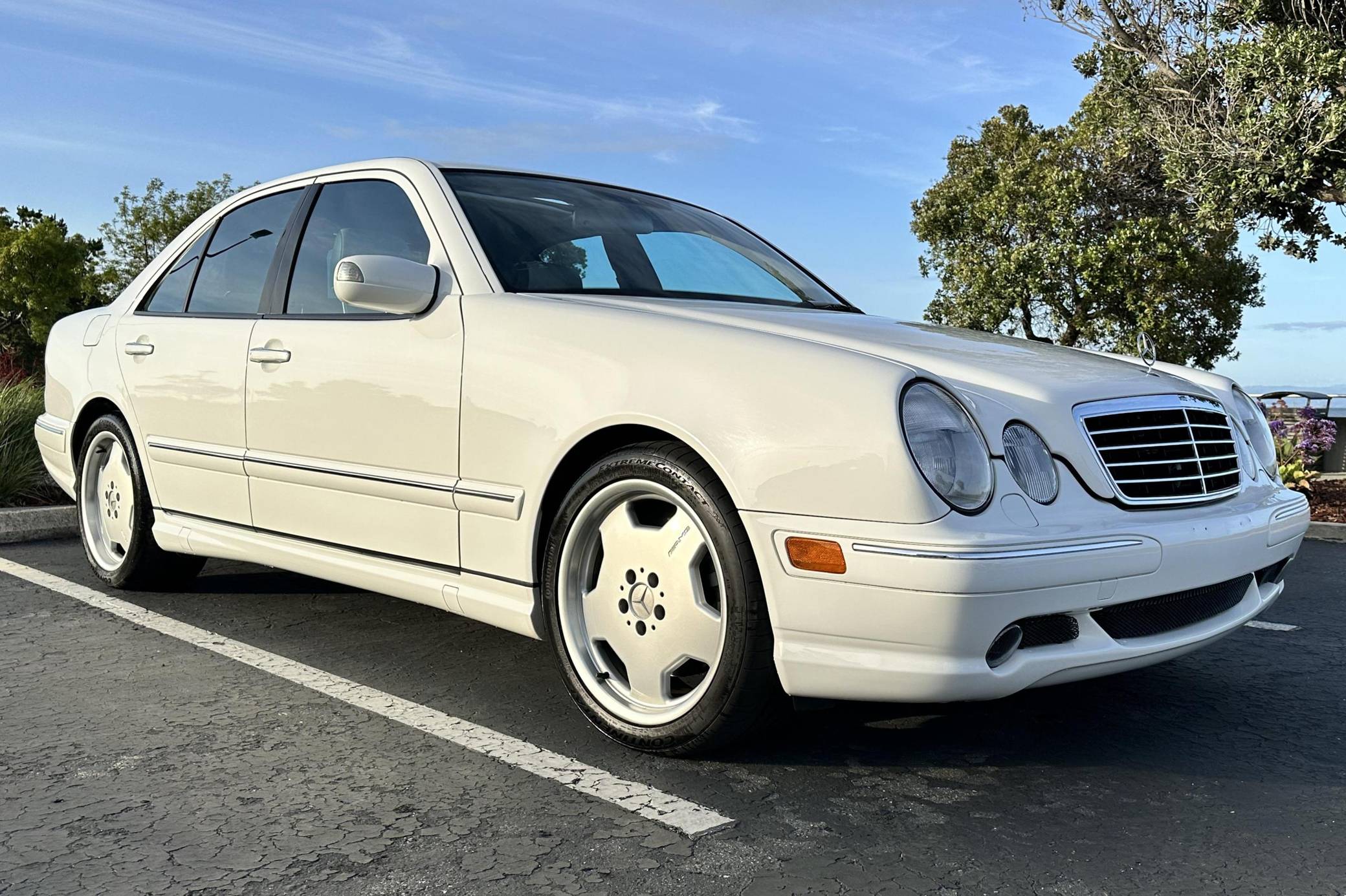 2000 Mercedes-Benz E55 AMG