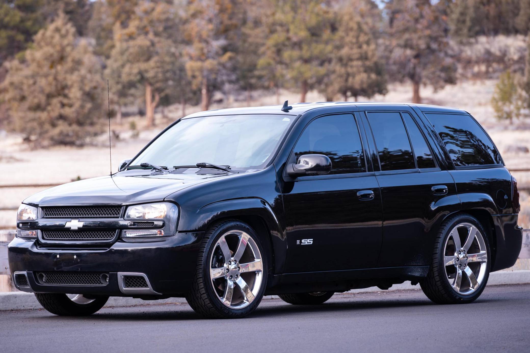 chevy trailblazer ss custom