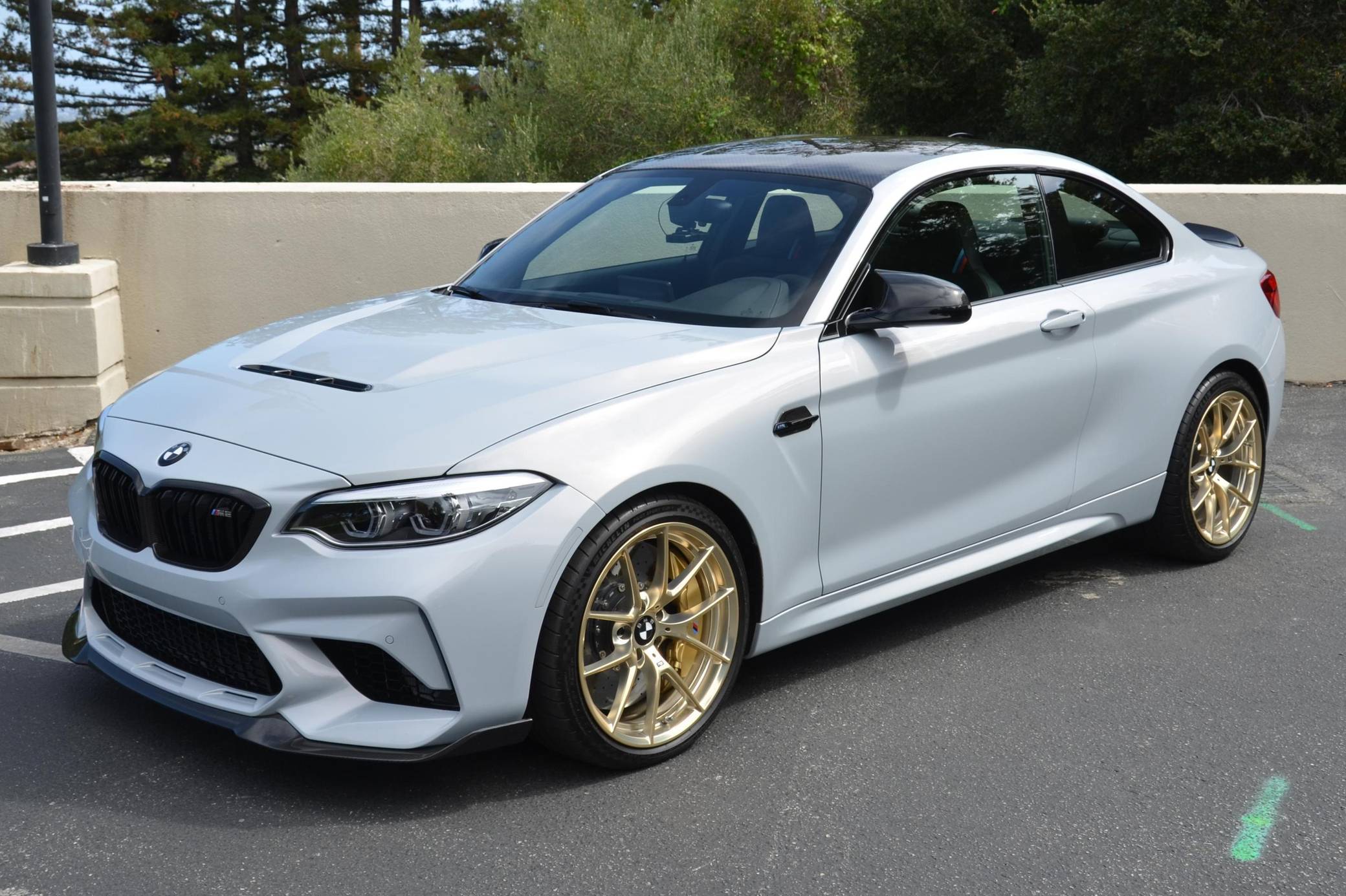 Modellino Minichamps BMW M2 CS 2020 – Scala 1/43, Bianco Con Cerchi Oro, Nuovo