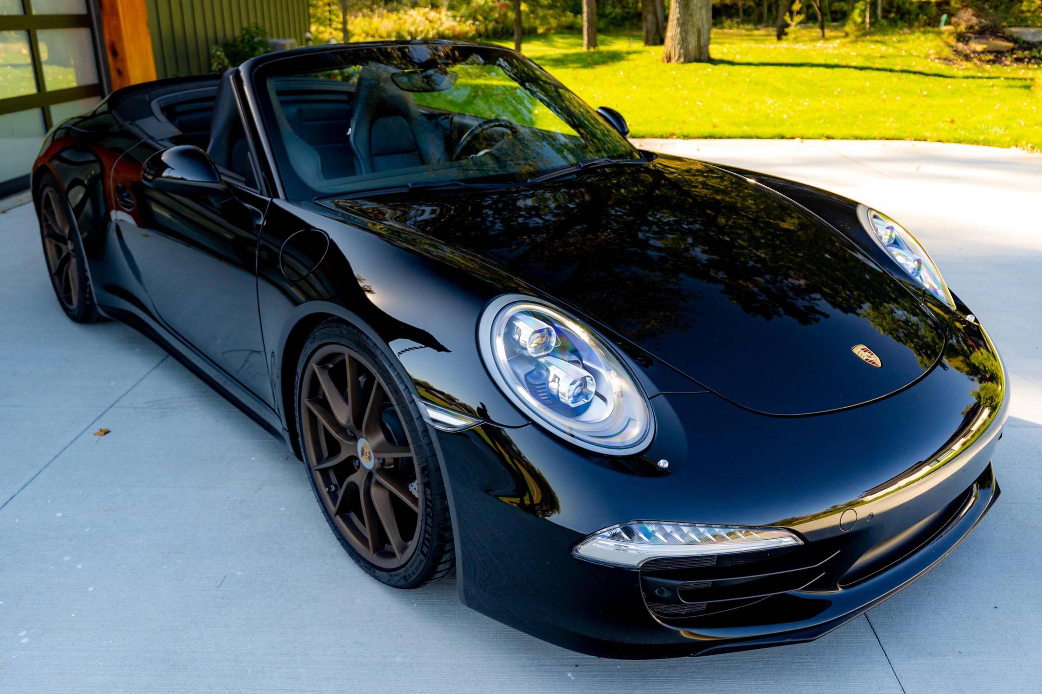 2016 Porsche 911 Carrera 4 Cabriolet Black Edition