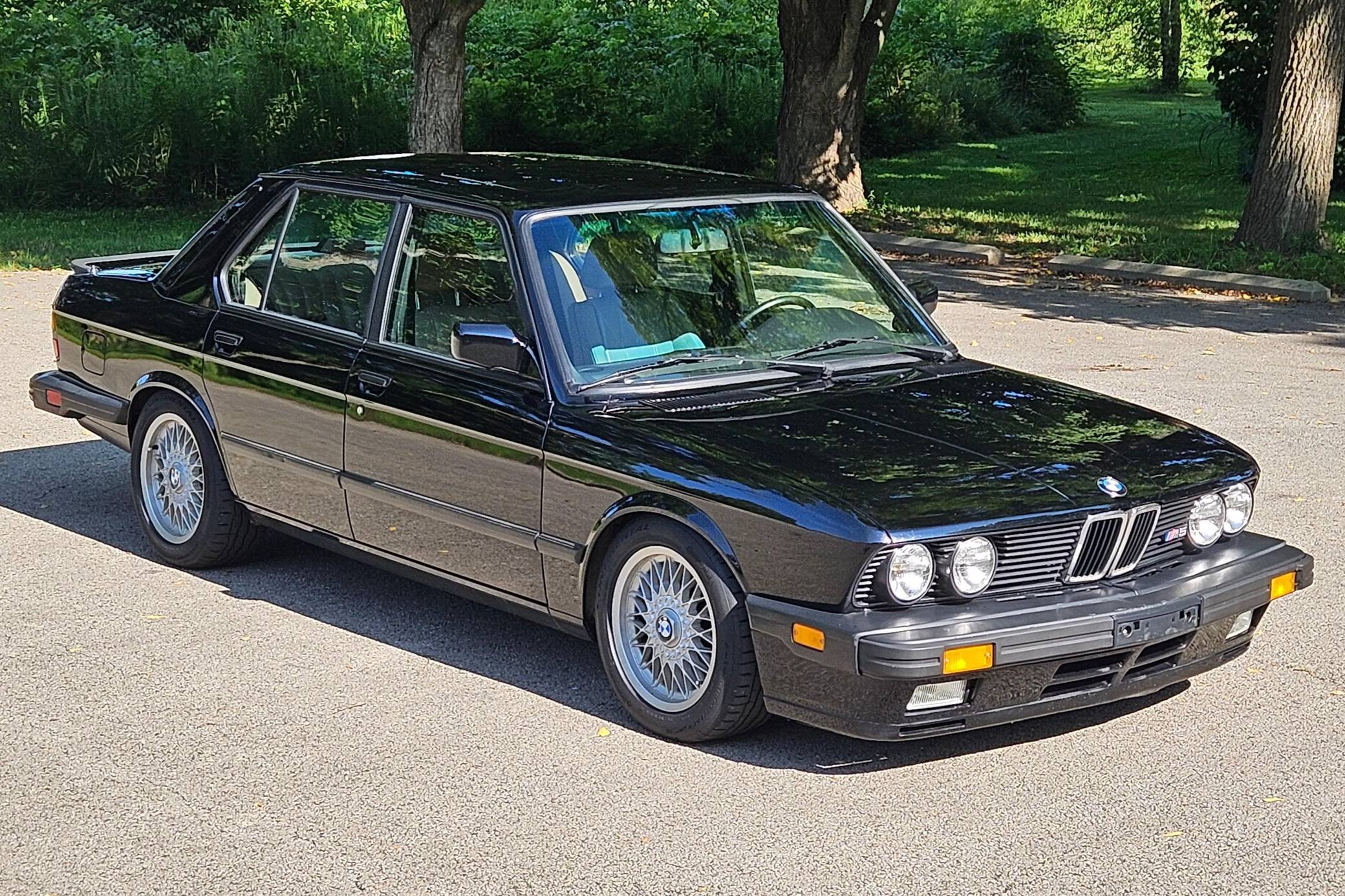 1988 BMW M5