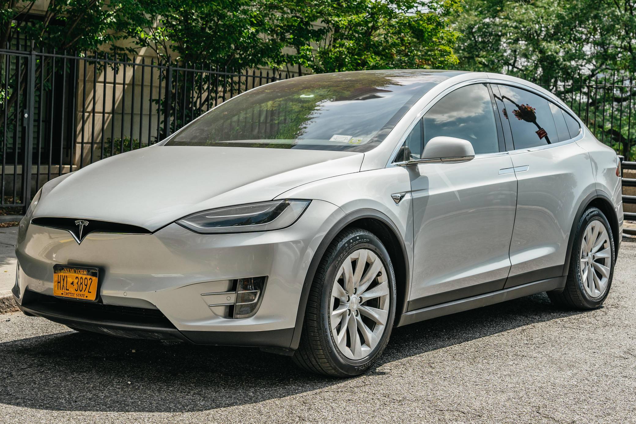 Tesla on sale x 100d