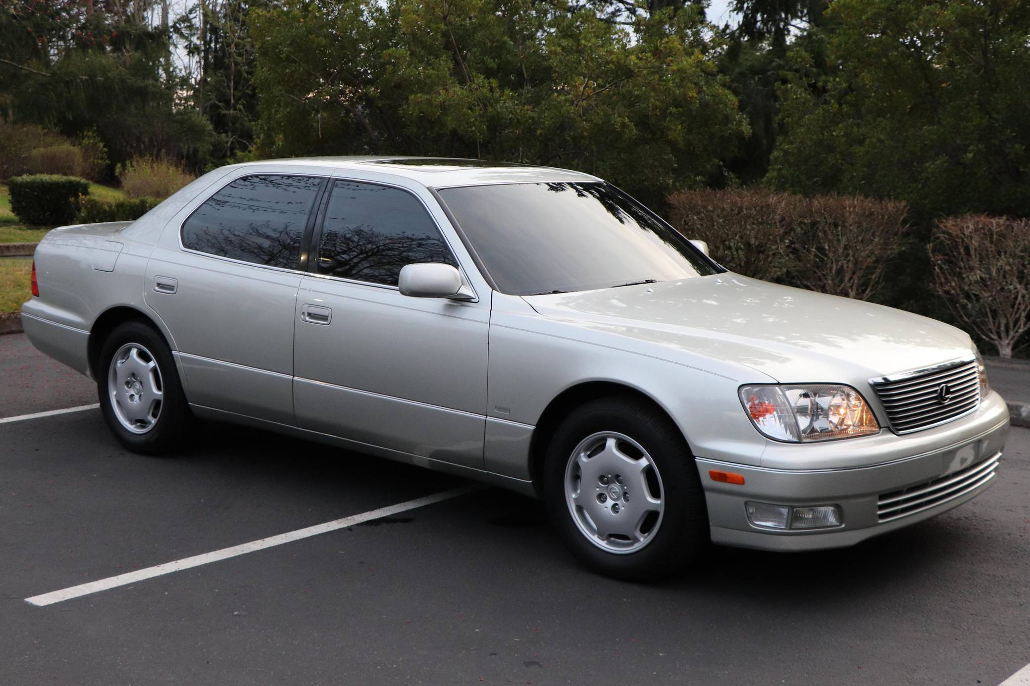 2000 Lexus LS