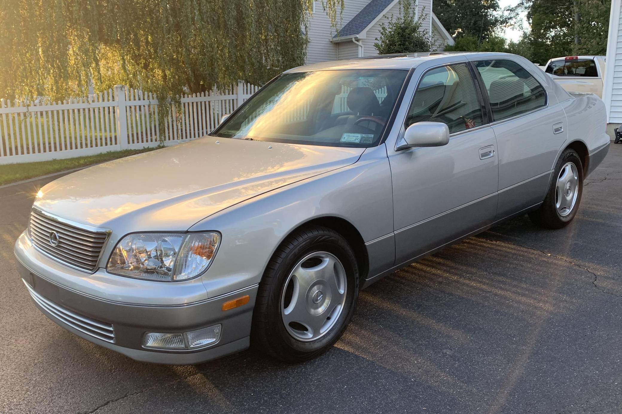 1999 Lexus LS 400