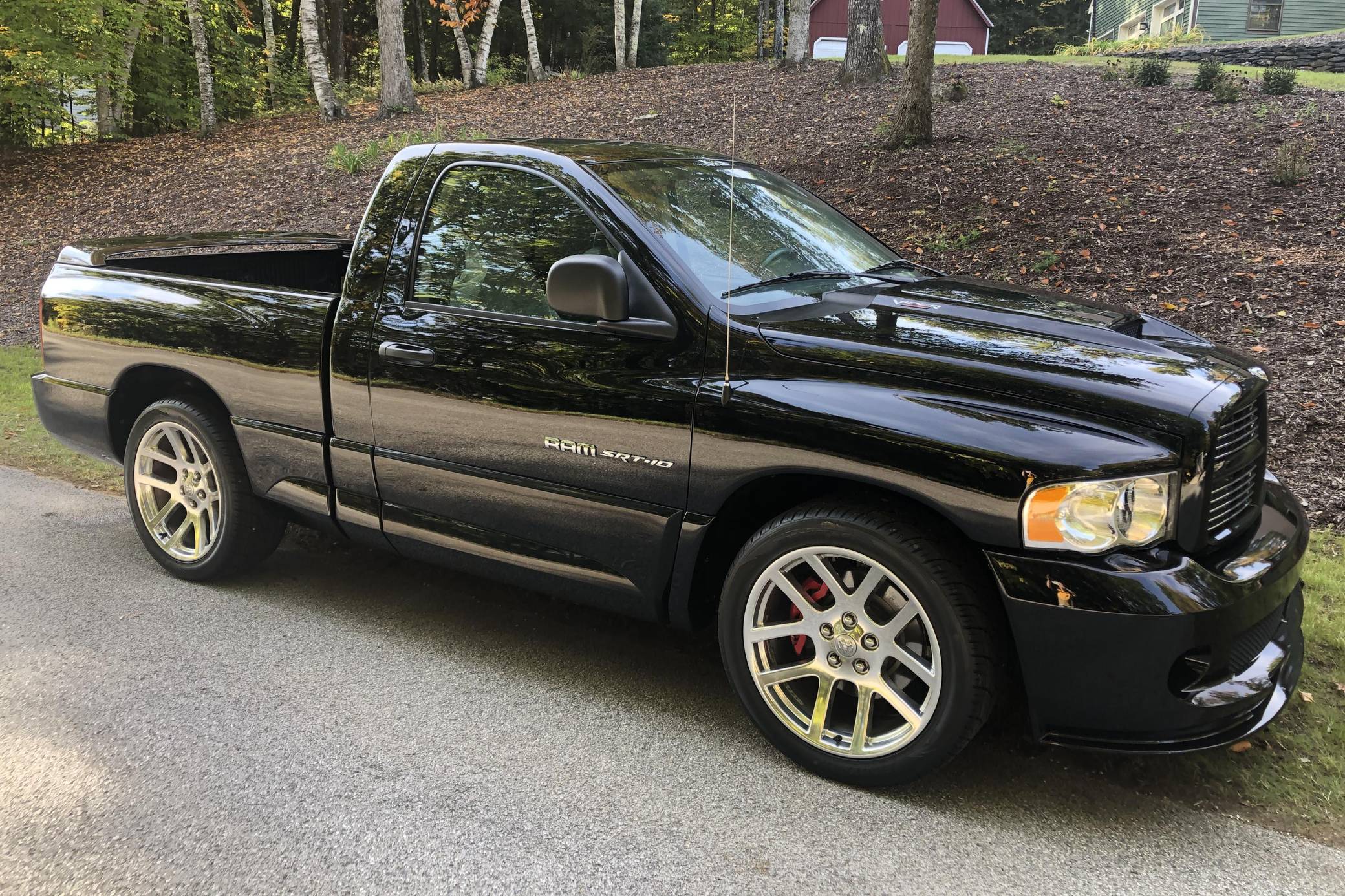 黒モデルのスパーク　ダッジラム　DODGE RAM SRT-10　新品　V10 ダッジラム SRT10 (DODGE RAM SRT10) & シボレーSSR (CHEVROLET
