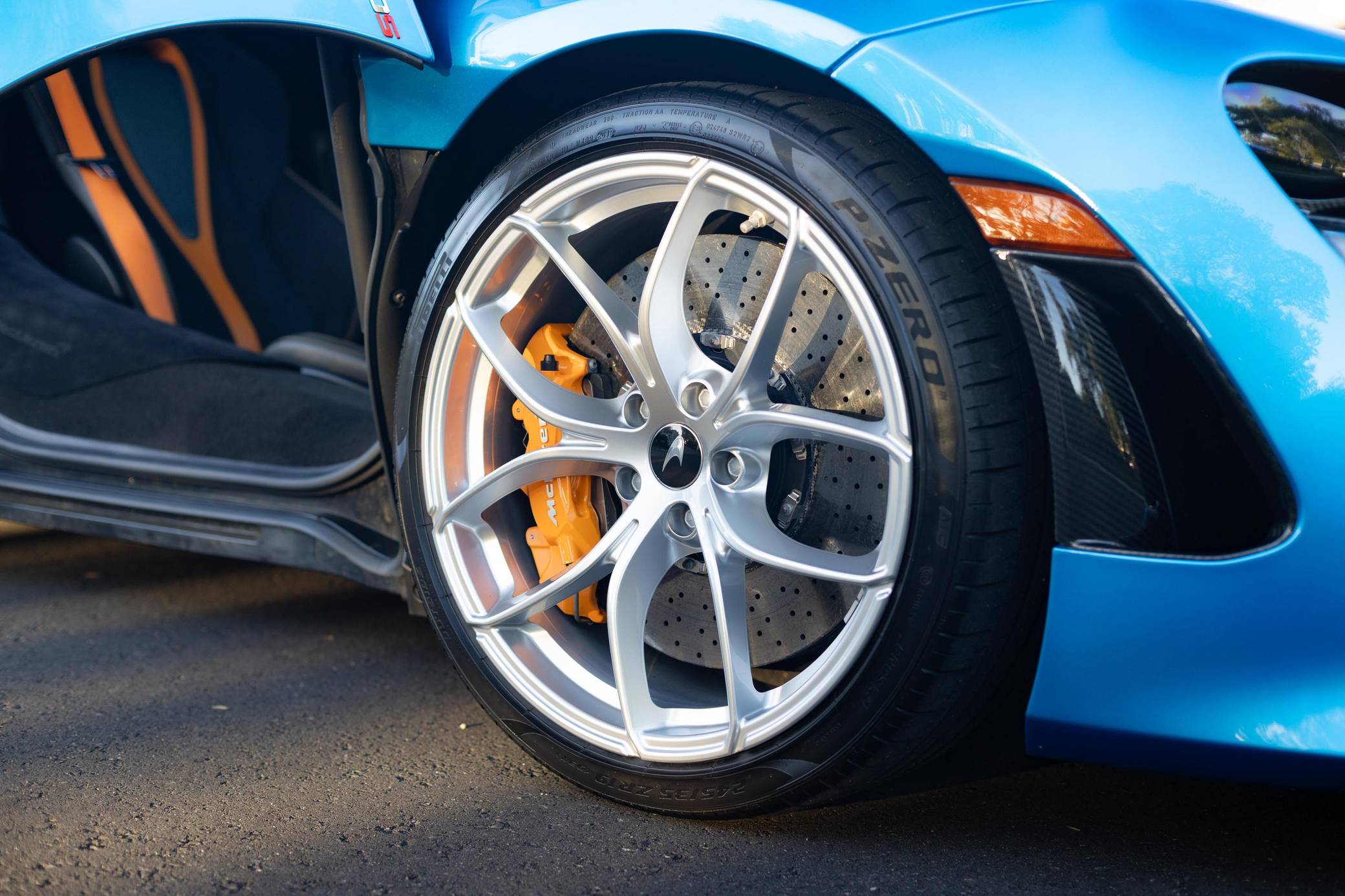 2020 McLaren 720S Spider Performance photo 52