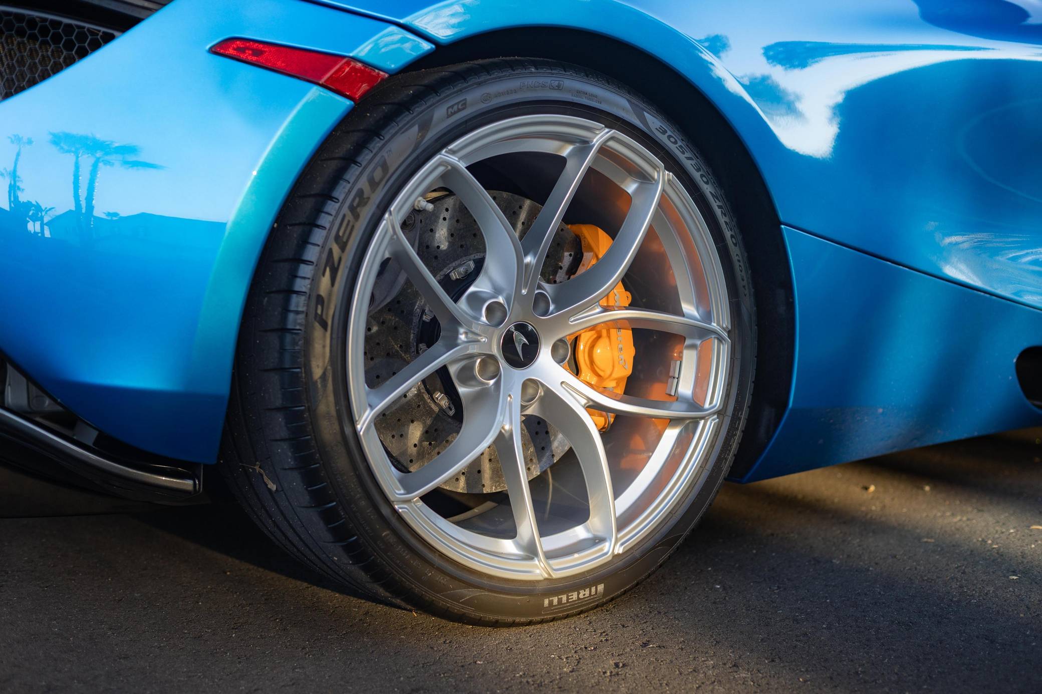 2020 McLaren 720S Spider Performance photo 47